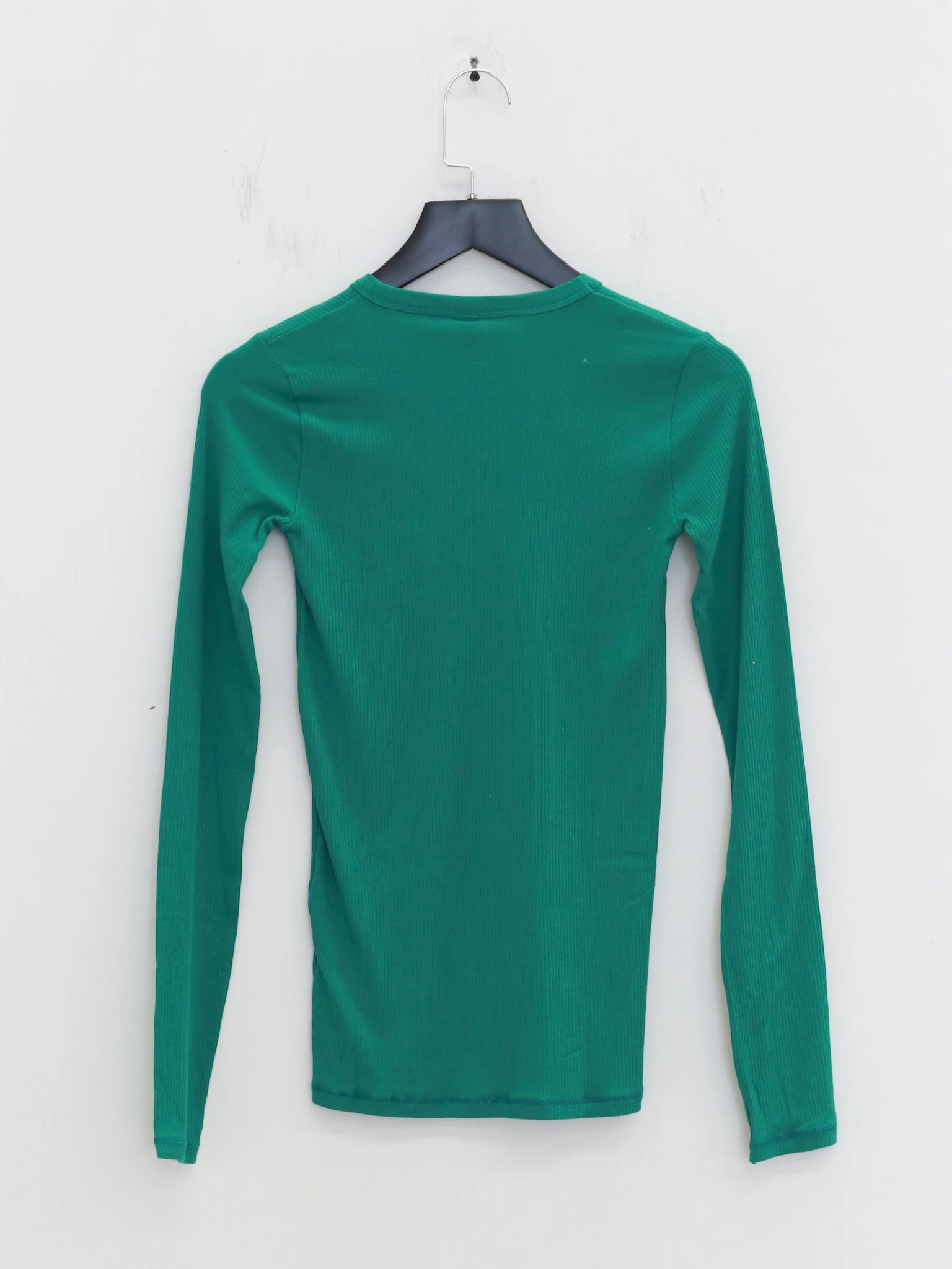 BASERANGE Spring/Summer 2025 Collection: French Organic Cotton Long-Sleeve T-Shirt with Cut-Out Heart Design (BAS-TTHLS-CR-AU25-MIRA GREEN) (TOHLS TTHLS) - Image 4