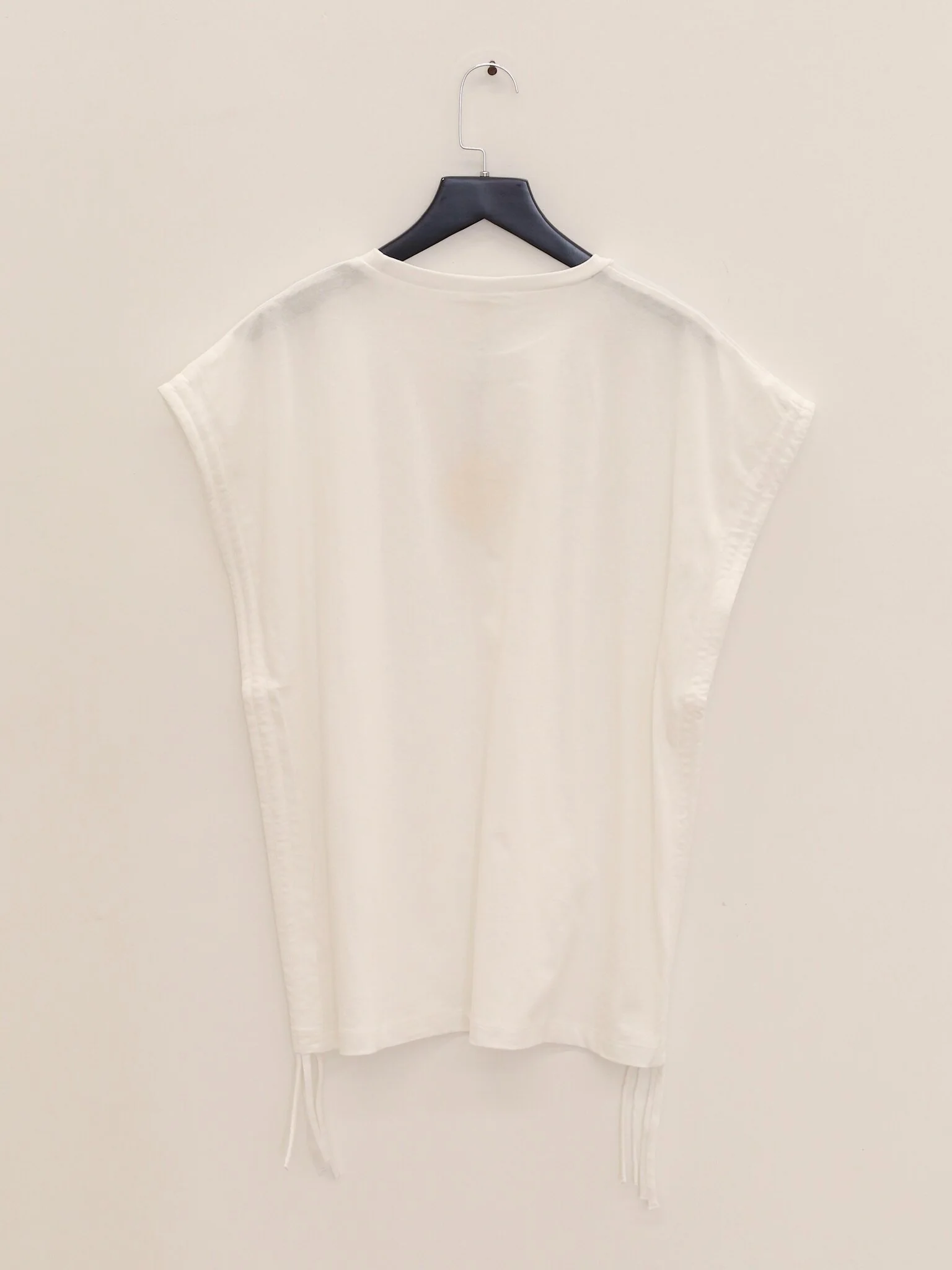 BASERANGE SU26 Sleeveless T-Shirt with Side Drawstrings BAS-TTST-RC-SU26-Off White - Image 4