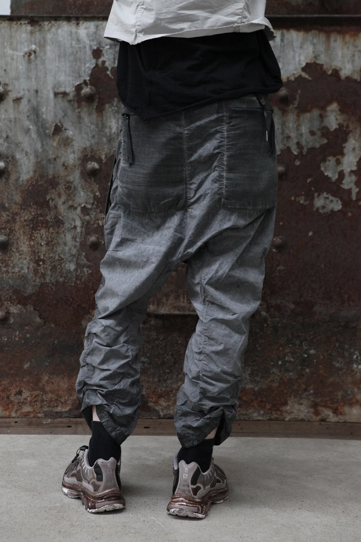 BORIS BIDJAN SABERI Dyed pleated trousers P28 F1501M - Image 10