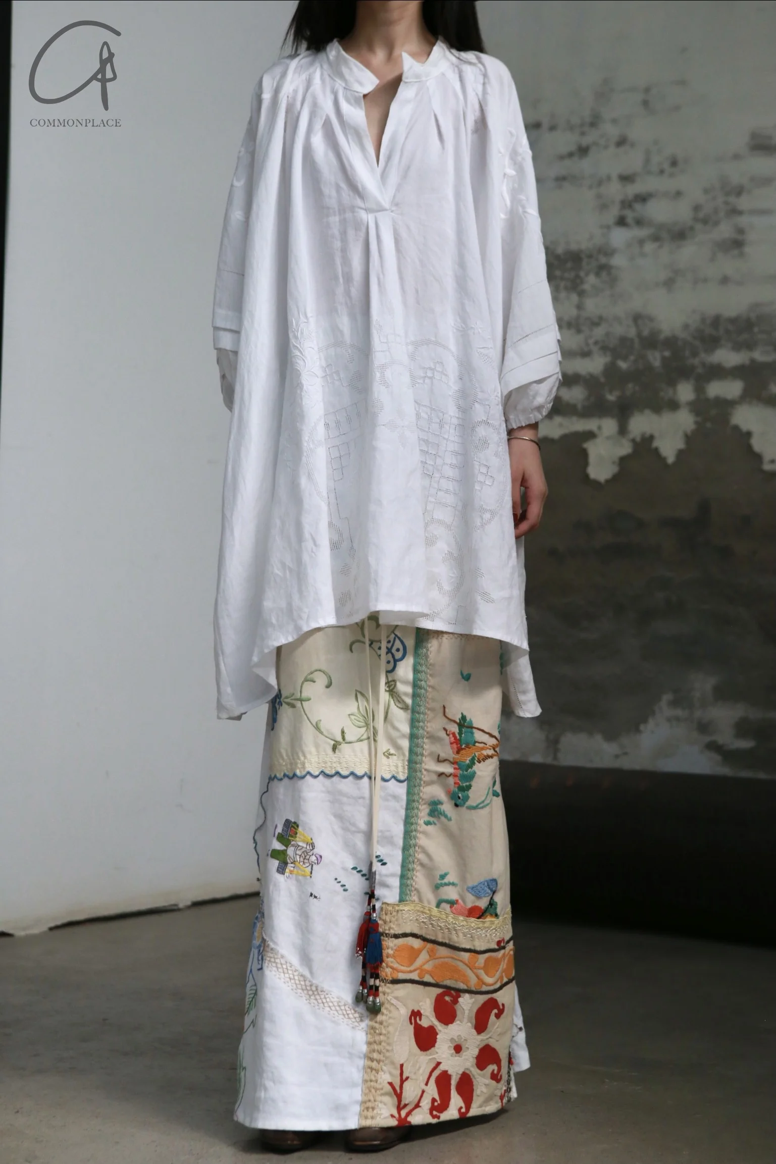 By Walid Harper Smoak T-shirt Orphan Antique Fabric BW-140207W-BAI White - Image 6