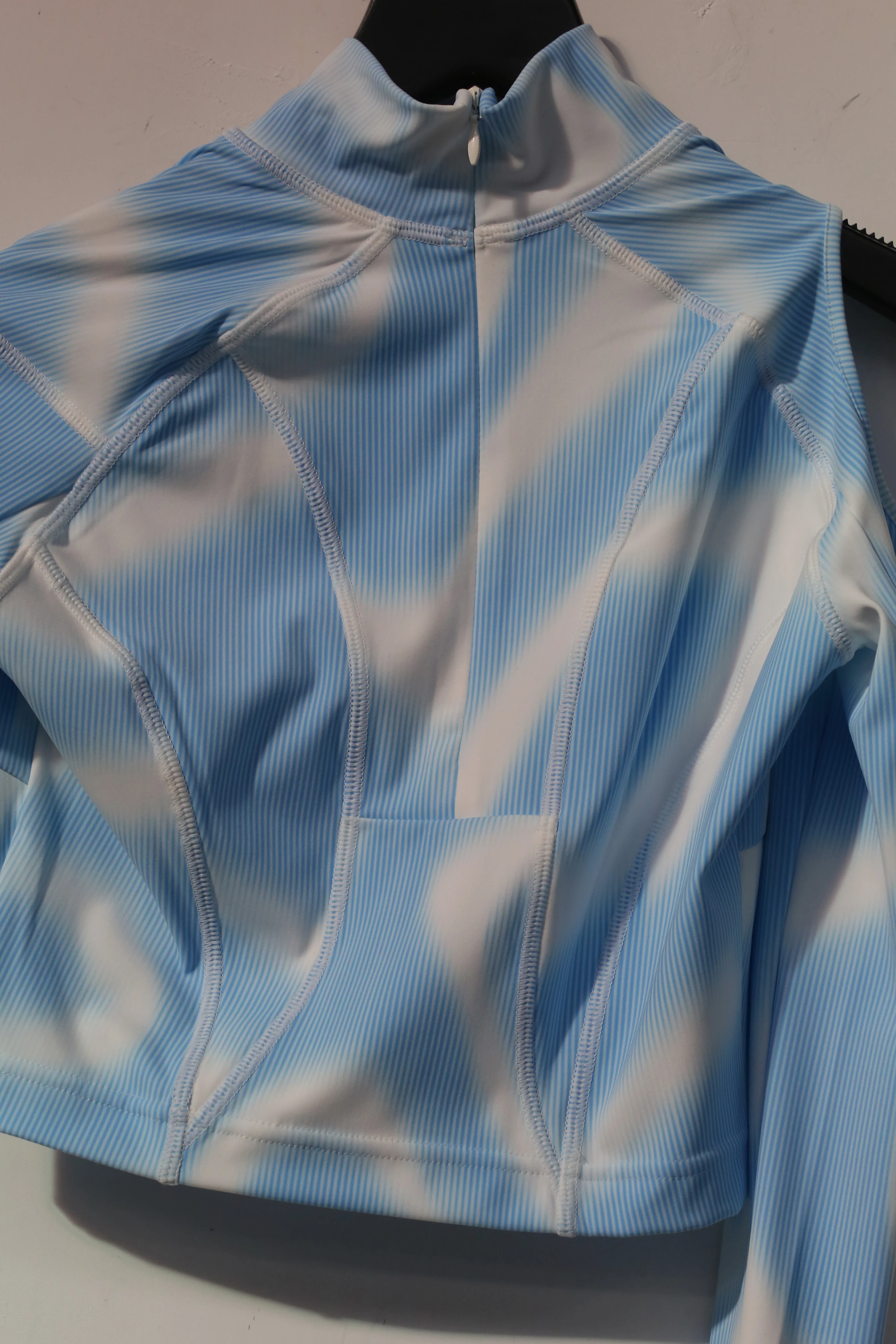 CHENPENG Water Wave Performance Stretch Top CP21AWS007CPC412 Corrugated Blue - Image 4