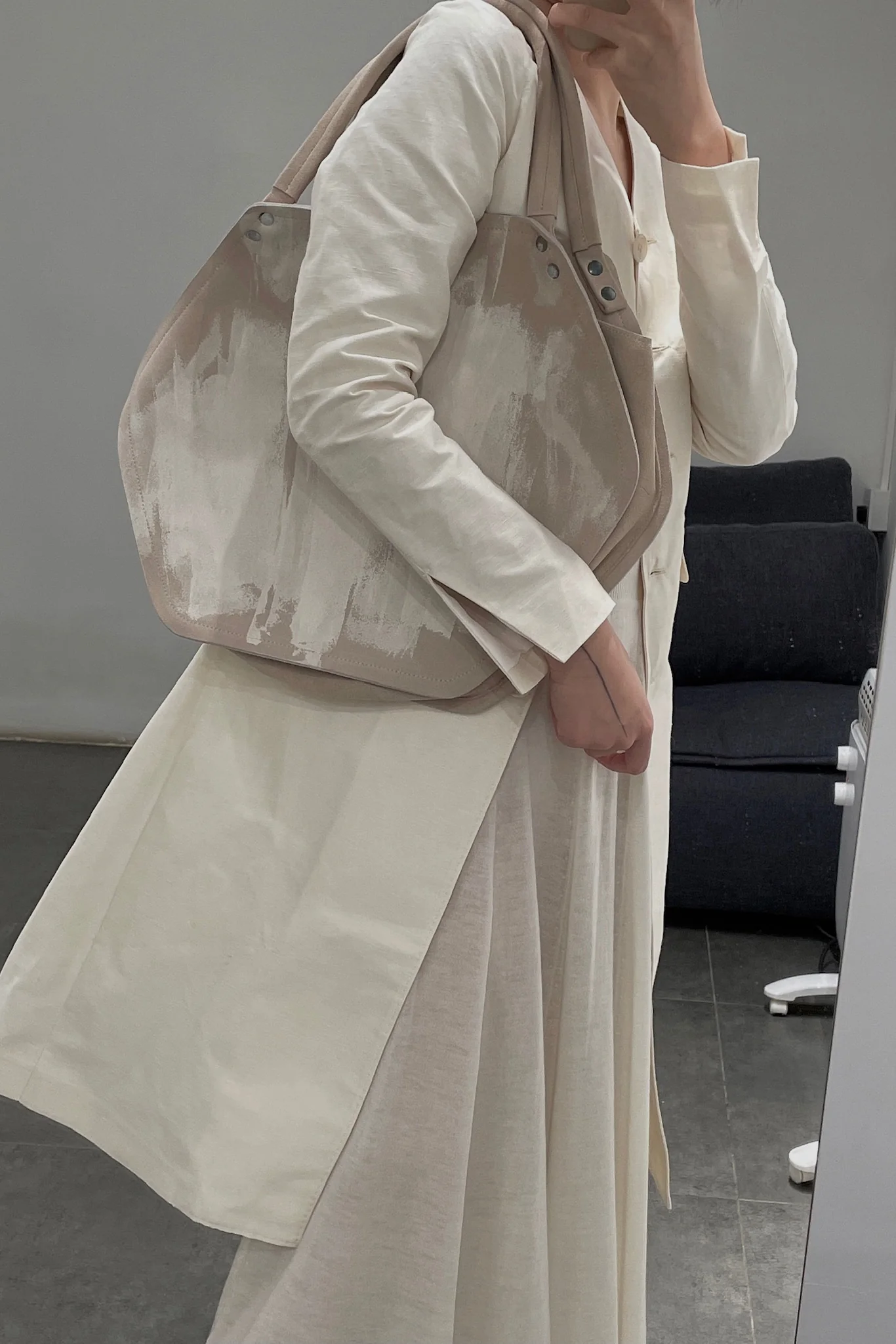 Cherevichkiotvichki CHE-37AW17-QFB hexagonal bag - Image 5