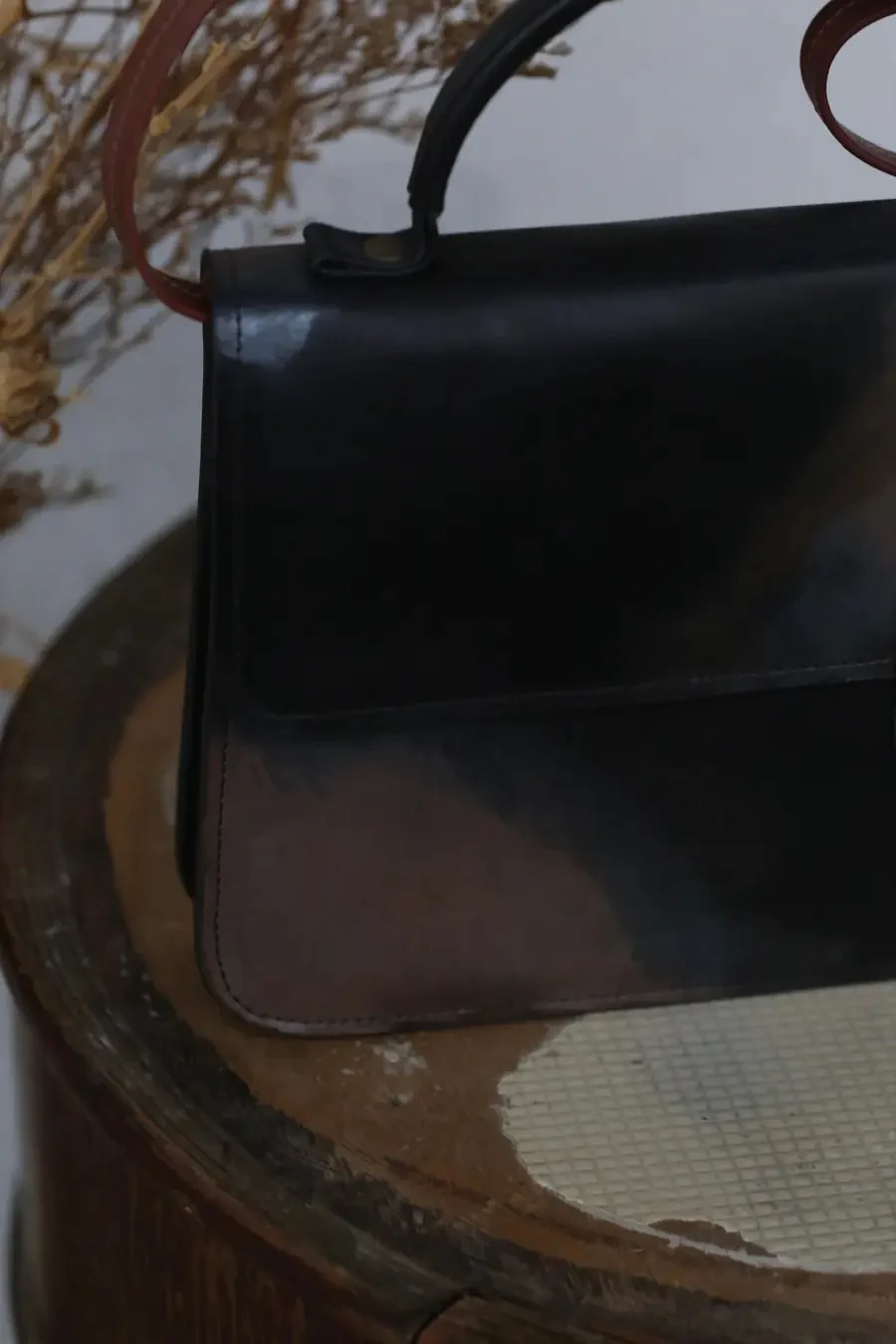 Cherevichkiotvichki Flat Prism Lock Bag 124-2020 Black and Metallic Brown Wax PC66 - Image 3
