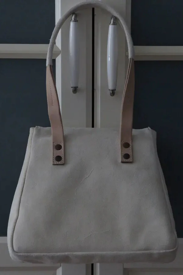 cherevichkiotvichki flip camel leather lock bag 53SS19 - Image 2