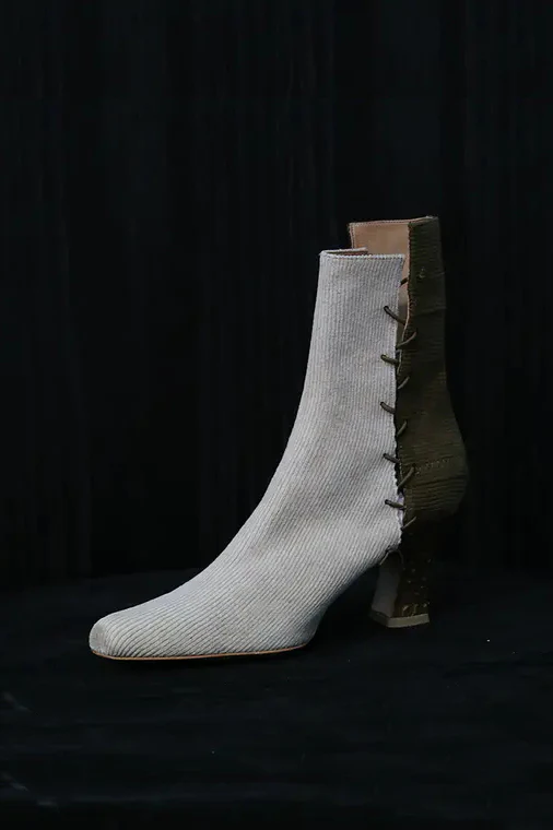 Cherevichkiotvichki MMA18 elastic lace-up boots - Image 2