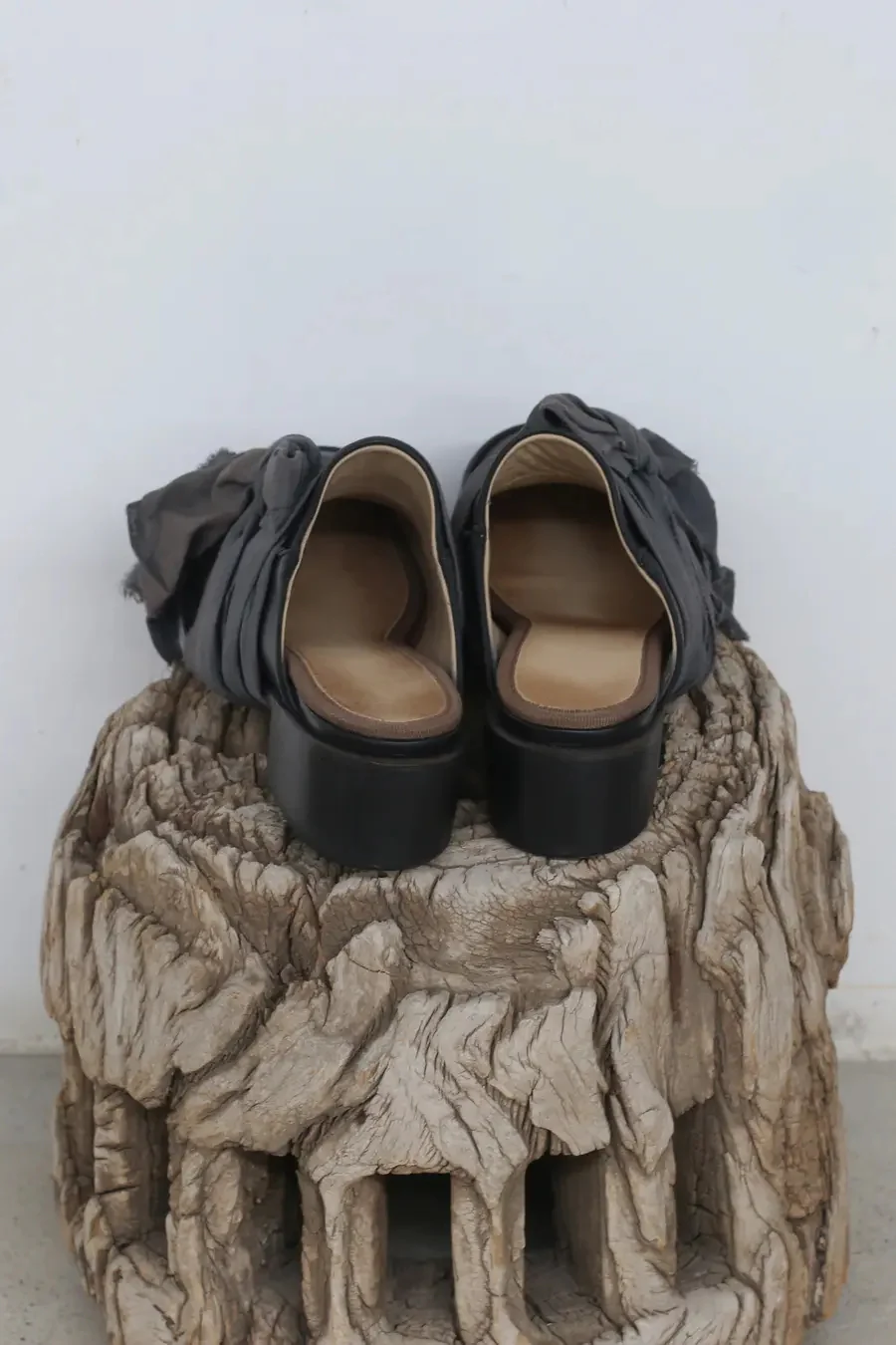 Cherevichkiotvichki 15 series silk lace-up mosinka closed-toe slippers CHE-15SS17-HEI black - Image 4