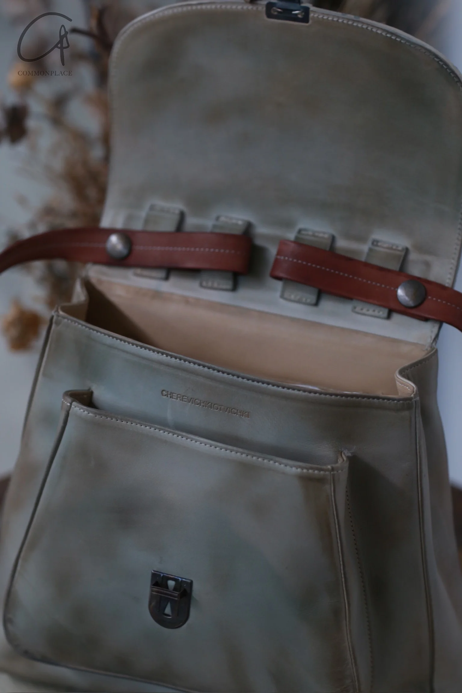 Cherevichkiotvichki Small flat lock bag with pocket Calfskin UK Handmade CHE-106-SWC PC4 Sage - Image 3