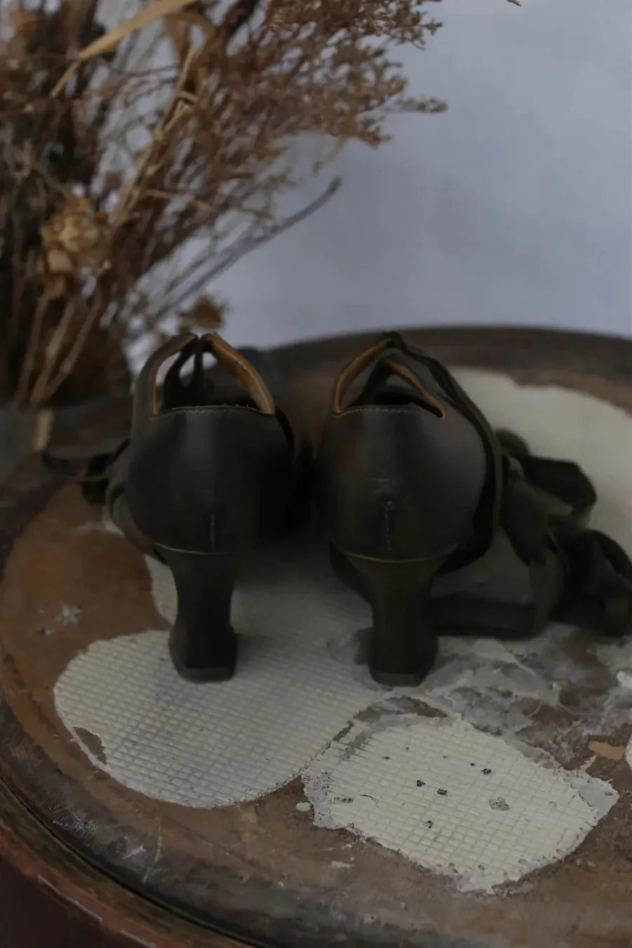 Cherevichkiotvichki X Michael Mori’s Archive calfskin strappy pumps brown MMA14 - Image 3