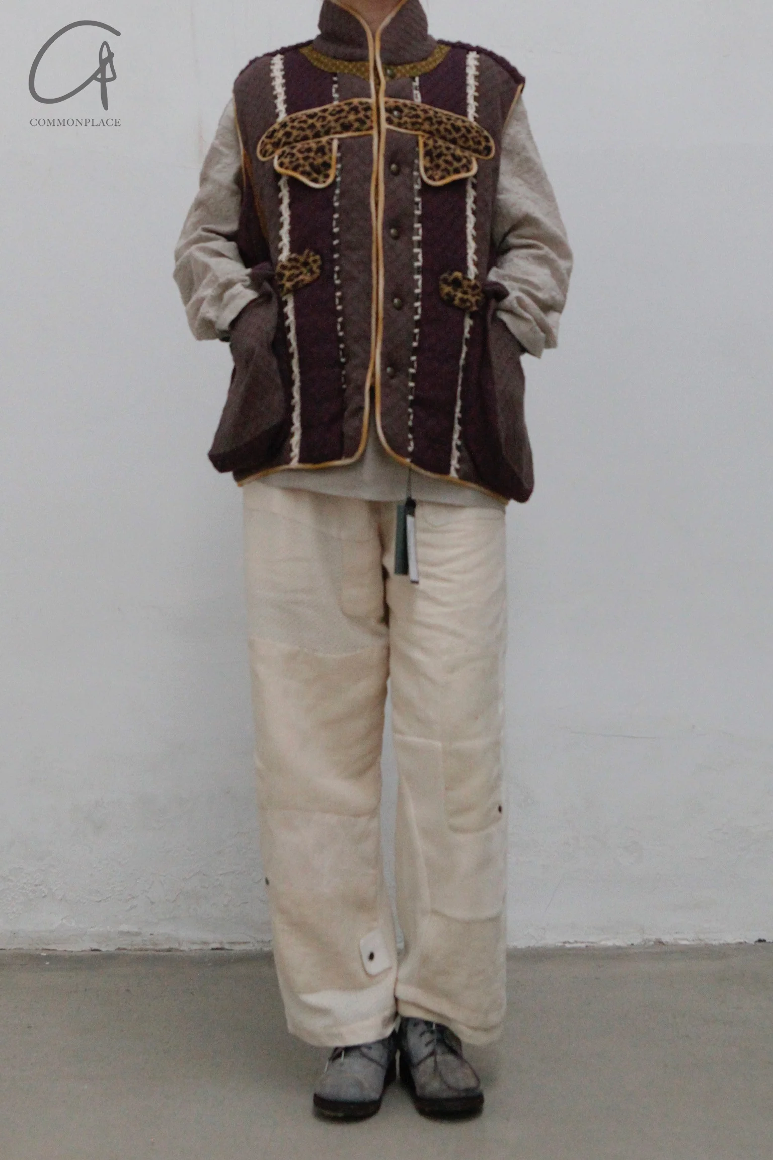 communs off-white disc-shaped pants with patch SS21-P130A - Image 29