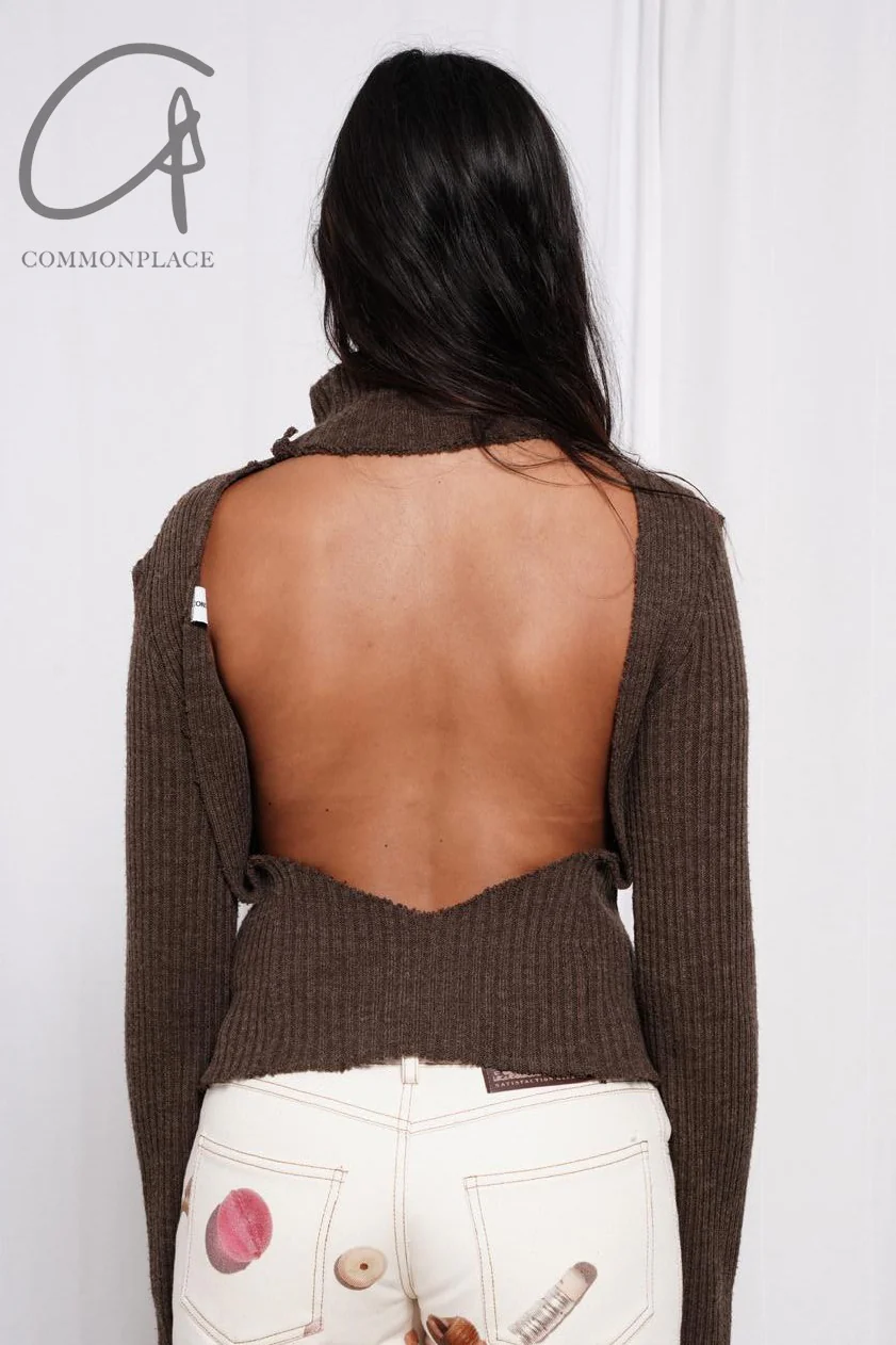 CONSTANÇA ENTRUDO Open back high neck knitted sweater CE-SS24_KNI03-ZONG brown - Image 6