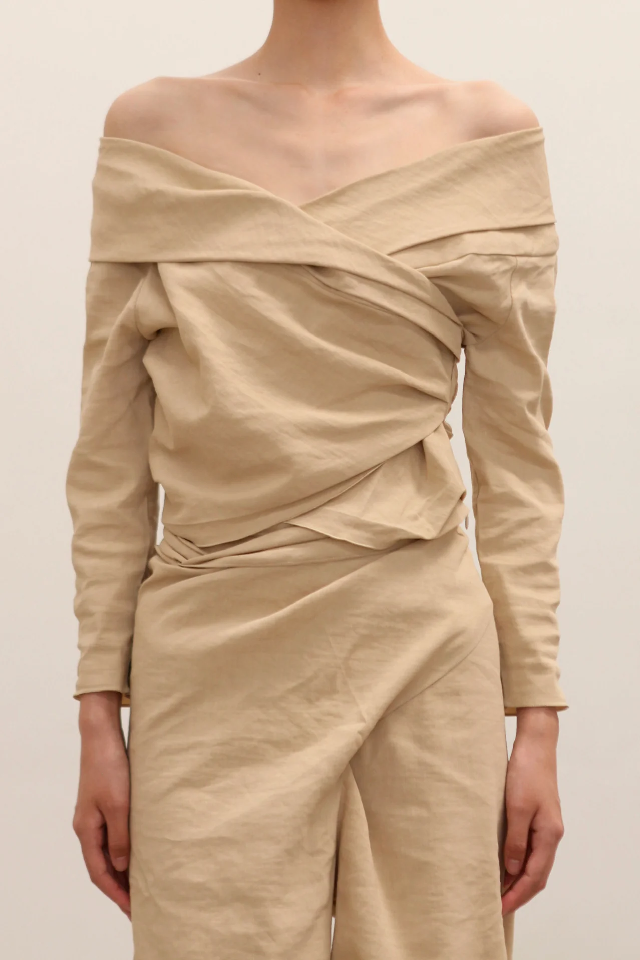 Cortana 25 Early Spring MITE Top/Pants CTN-PS25-A0537-BEIGE Top (A4326)