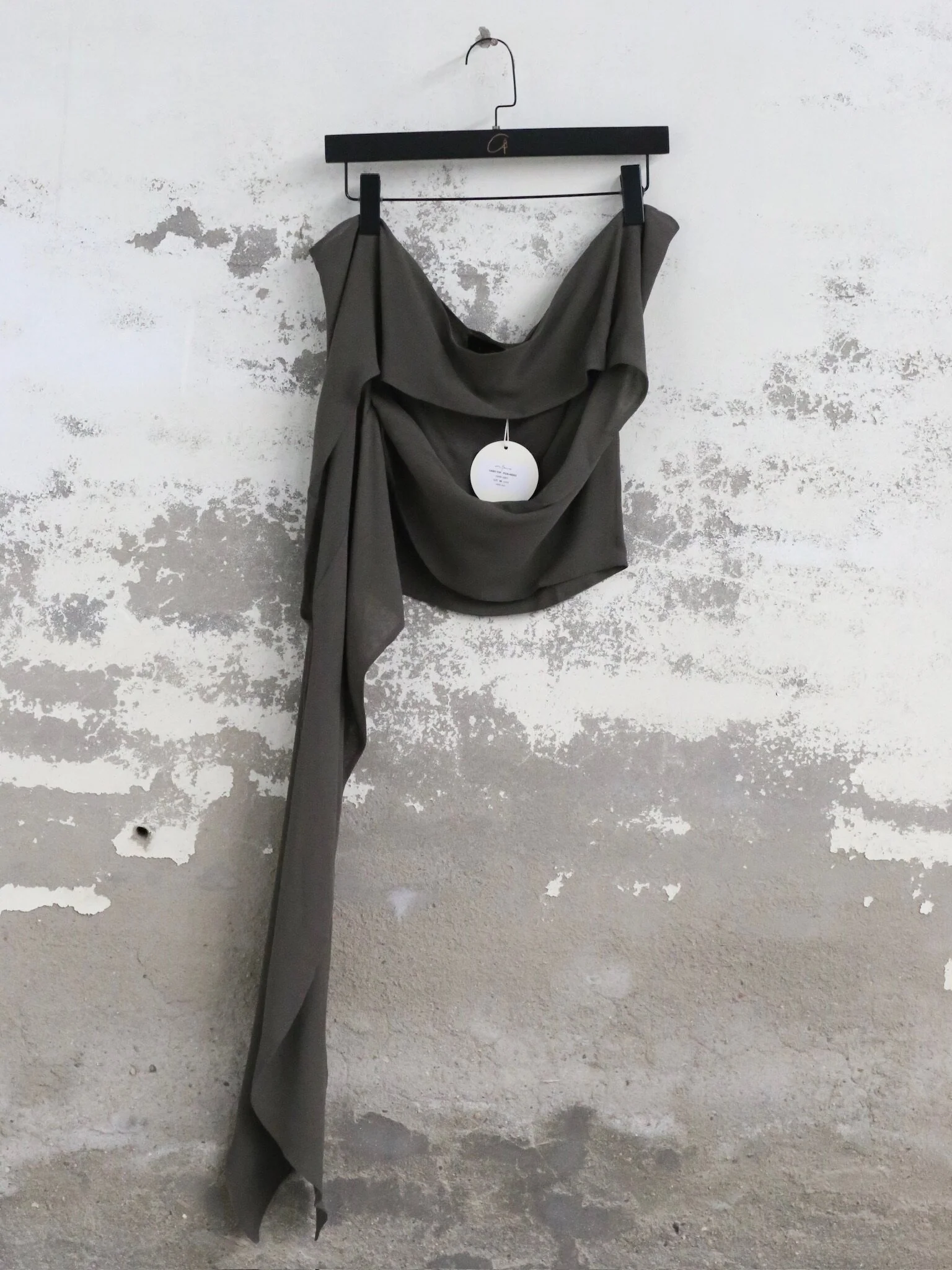 Cortana Spring/Summer 2026: Bruna strapless top/Cairo top/Bug pants (Spain) CTN-PS26-A0263-DARK GREY vest - Image 5