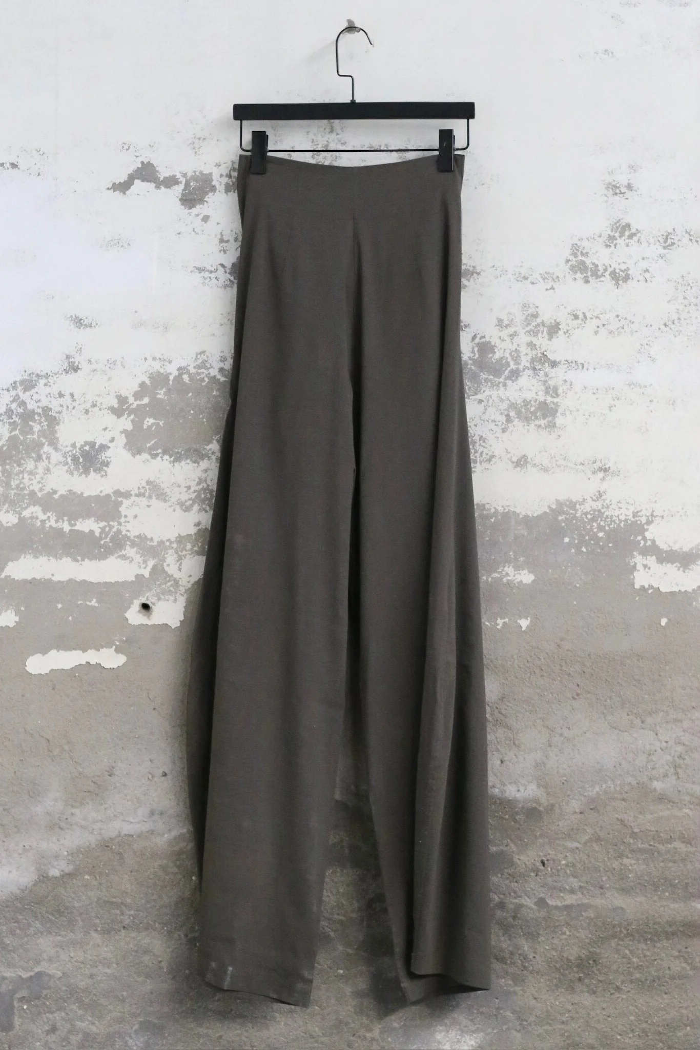 Cortana Spring/Summer 2026: Bruna strapless top/Cairo top/Little Bug pants (Spain) CTN-PS26-A4326-DARK GREY pants - Image 2