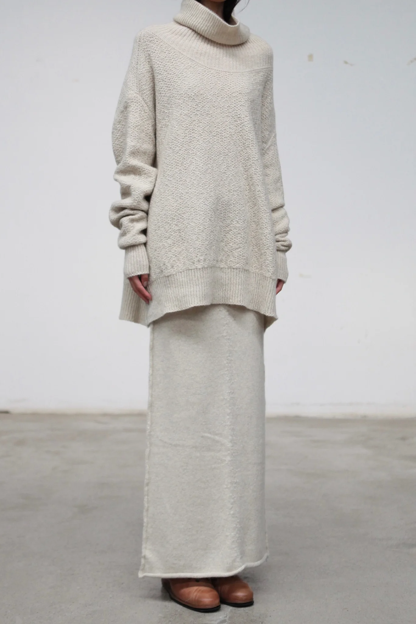 Daniel Andresen Fall/Winter 2025 Long Fitted Yak Wool Skirt with Pockets, Hand-knitted DA-tacoma-ecru - Image 5