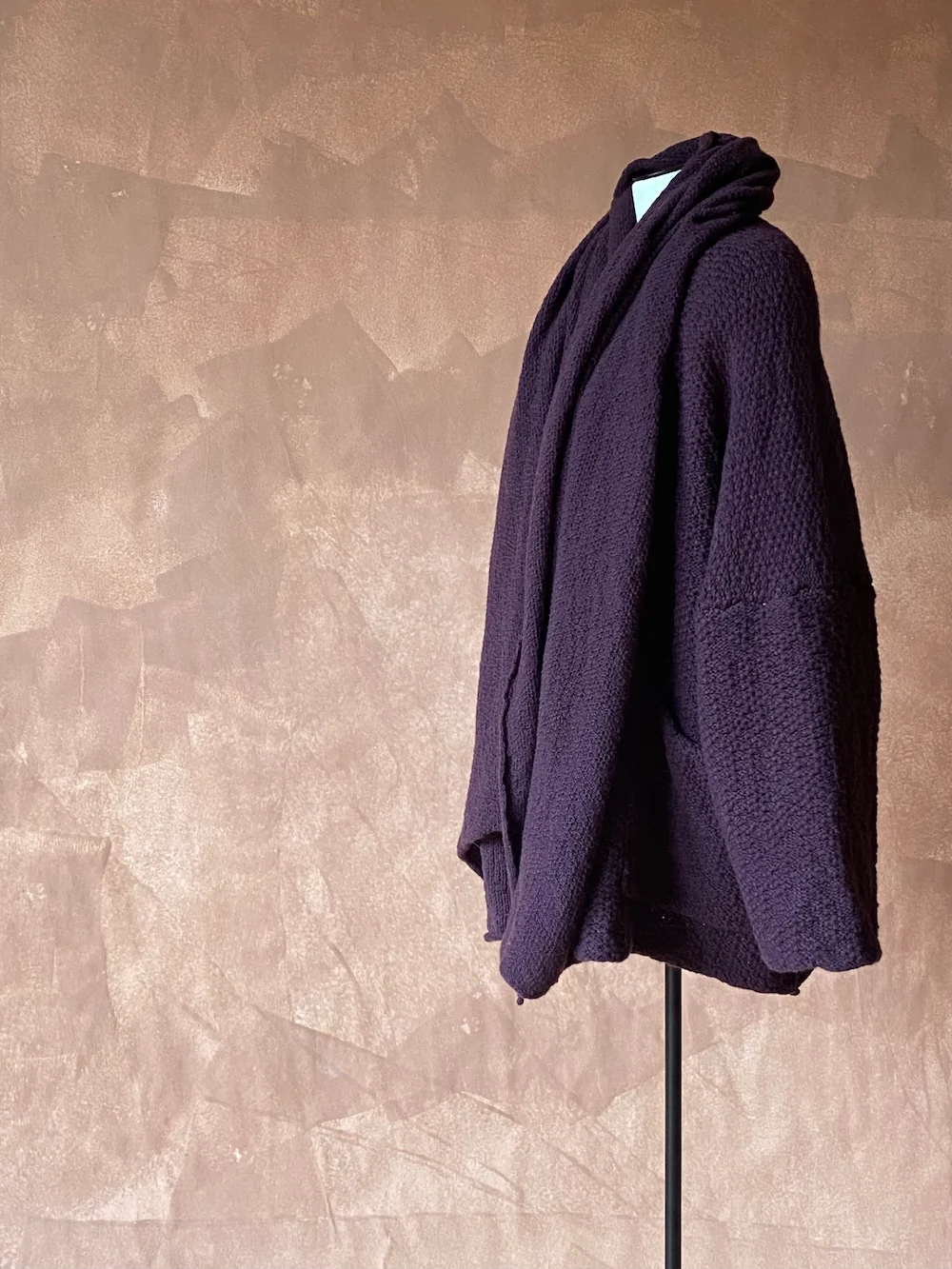 Daniel Andresen Fall/Winter 2025 Short Scarf-Shaped Thick Knit Cardigan Collection, Virgin Wool (DA-grass-fig) - Image 10