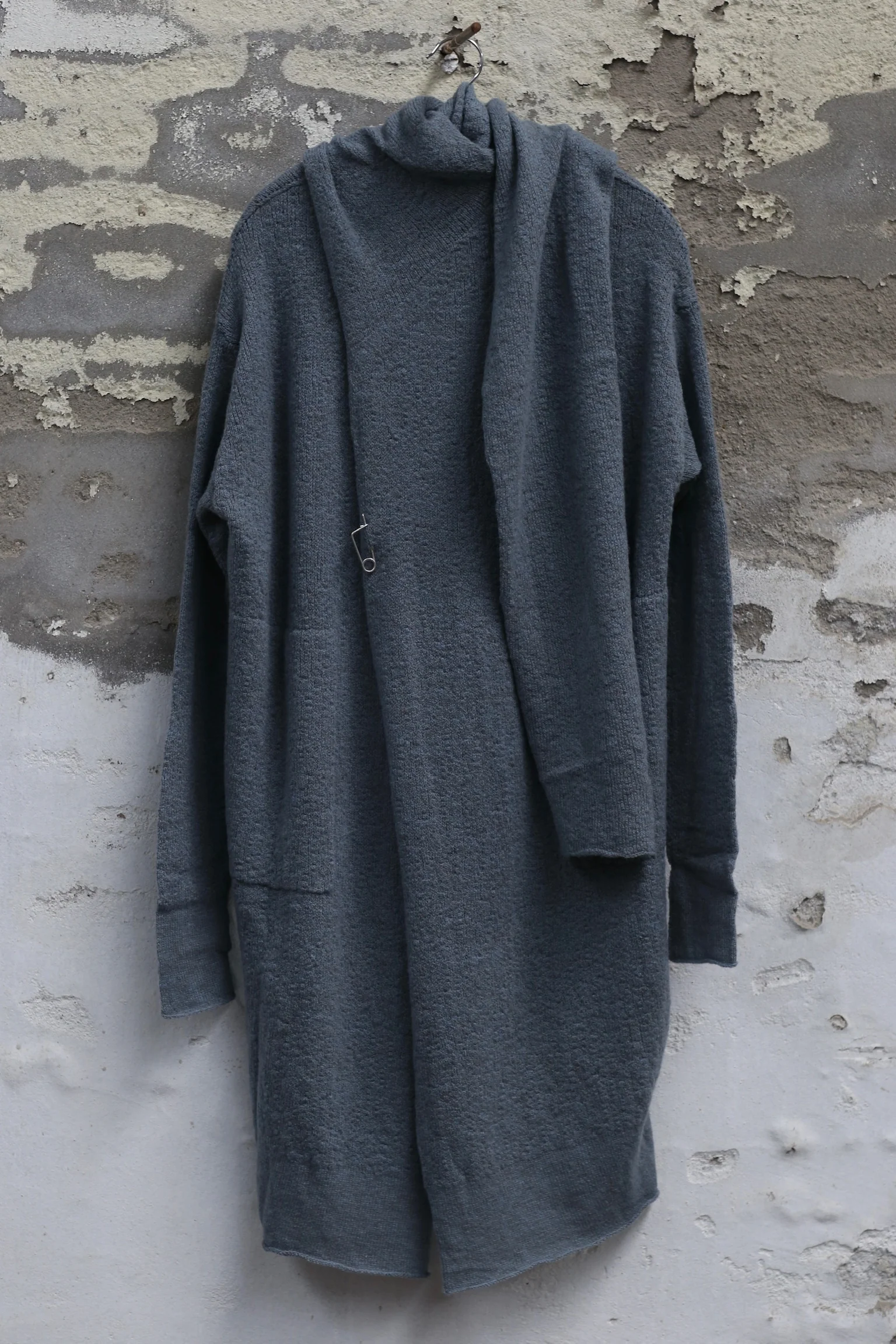 Daniel Andresen scarf cardigan HOP SIAM
