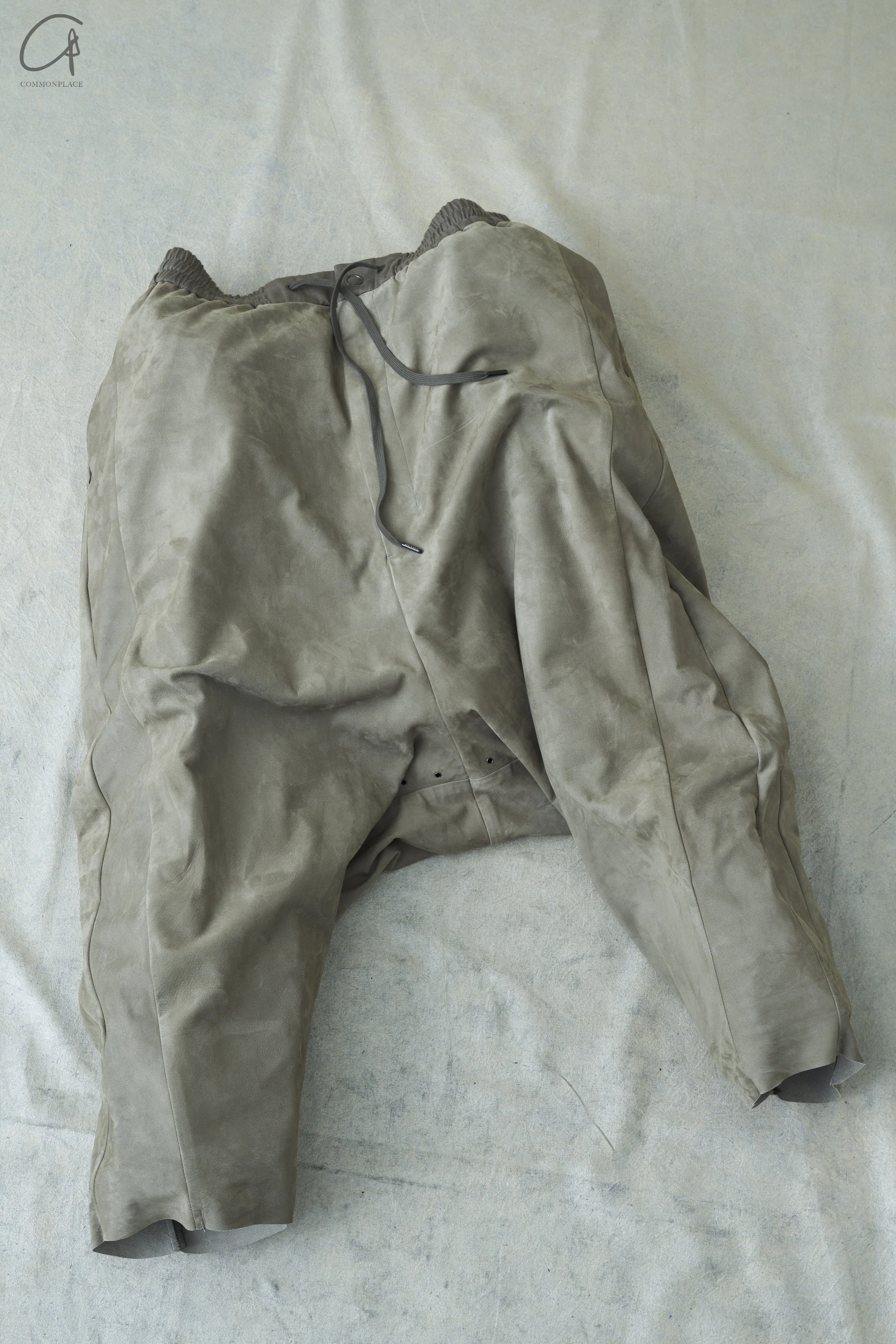 DEVOA 24 spring and summer calfskin pants PTF-USRP sand gray - Image 6