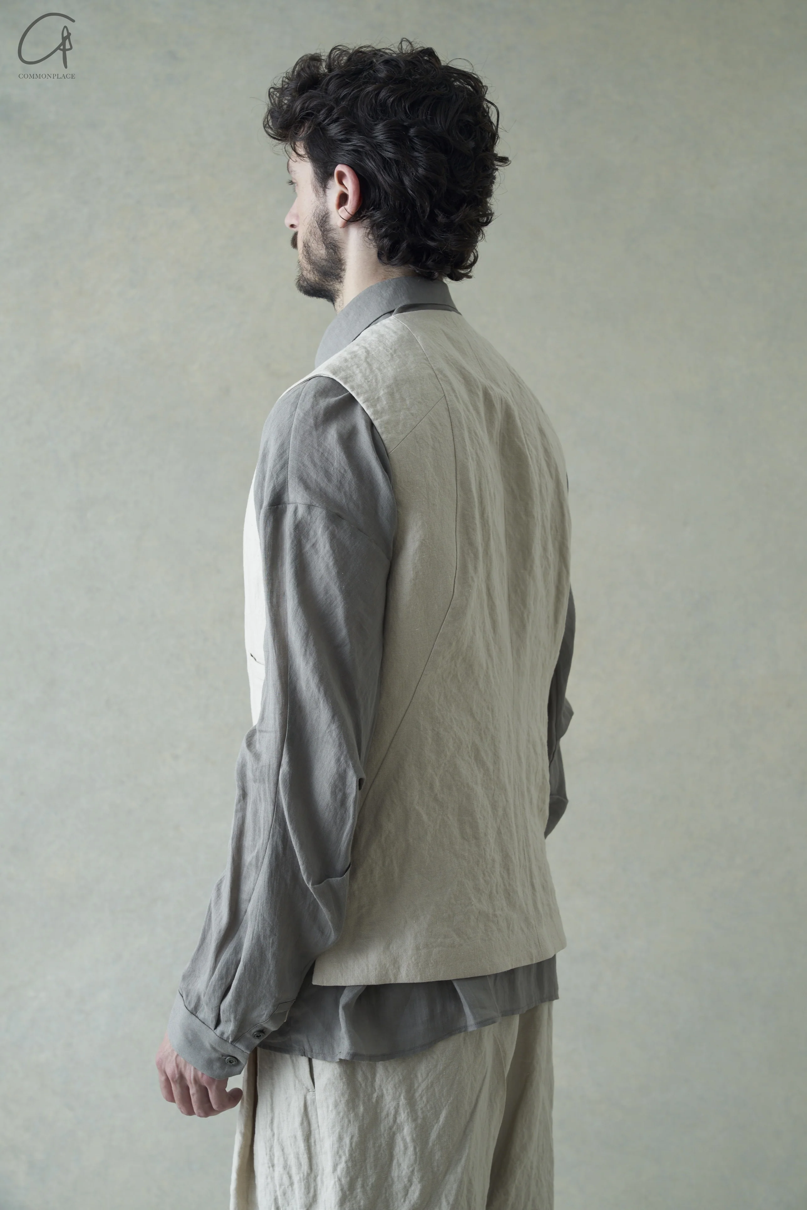 DEVOA 24 spring and summer V-neck cotton and linen vest VTR-MCKV natural color - Image 3