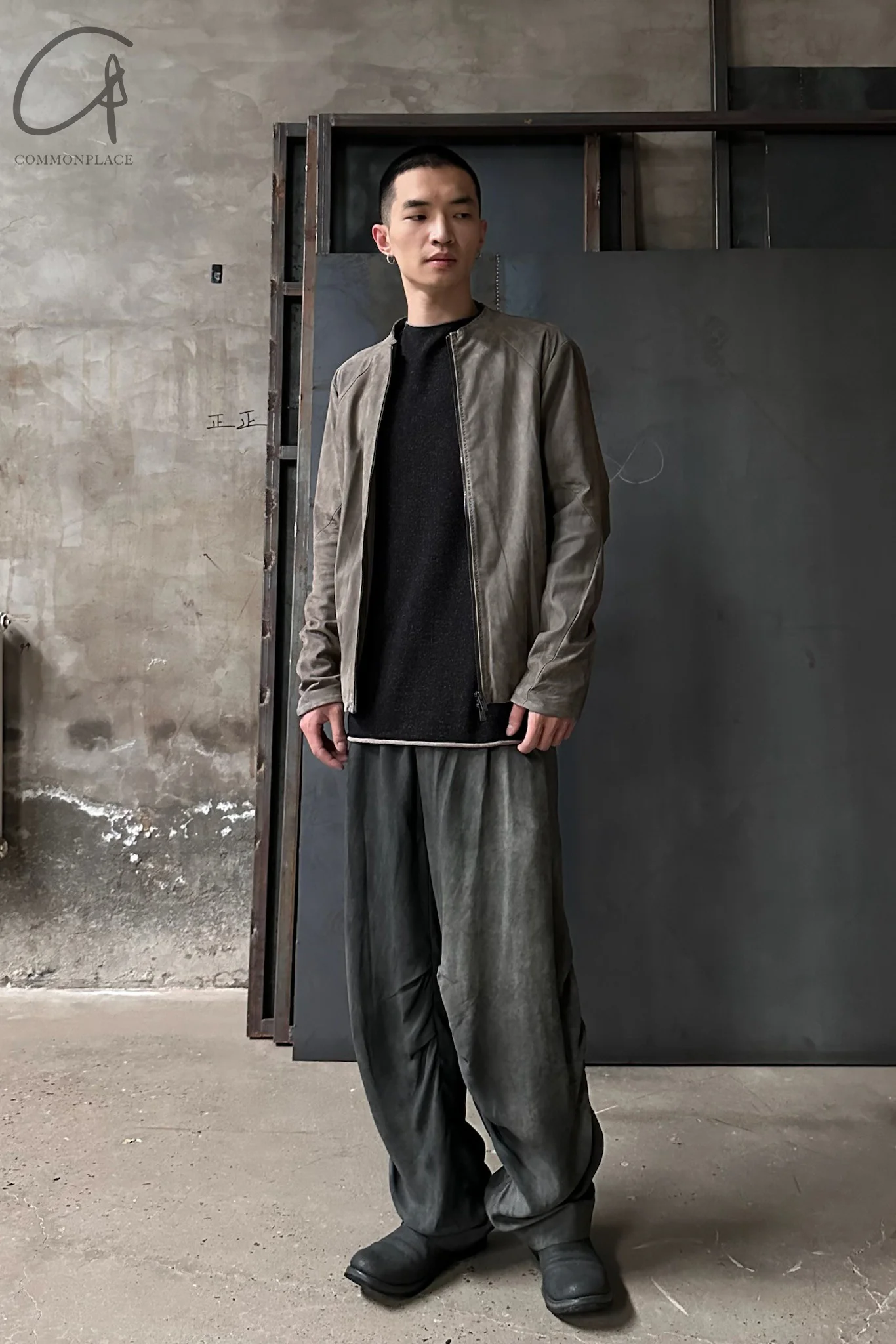 DEVOA 24 spring and summer woven pleated pants PTE-SVNP charcoal - Image 12