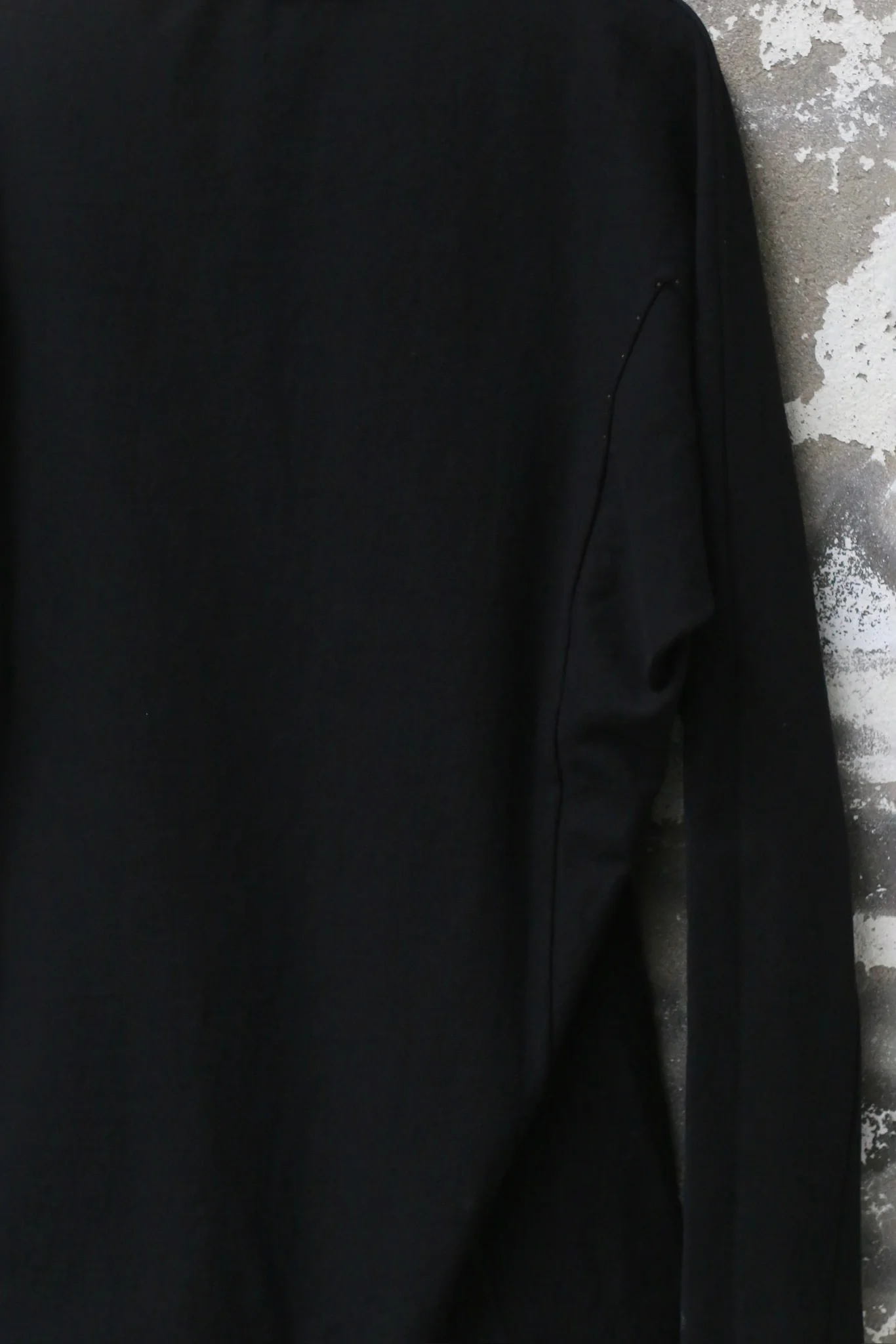 DEVOA 25 Fall/Winter Collection: Crew Neck Long-Sleeve T-Shirt (Made in Japan) DVA-CSC-DCK3-BLACK - Image 2