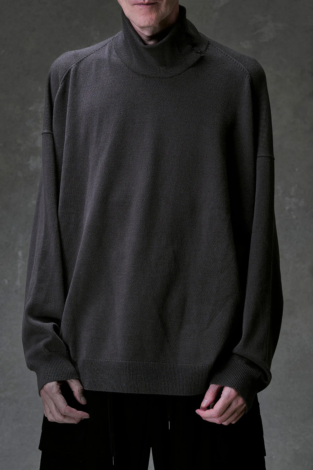 DEVOA 26SS Button-up Turtleneck Knit Sweater DVA-KTS-BPSH-BEIGE GRAY