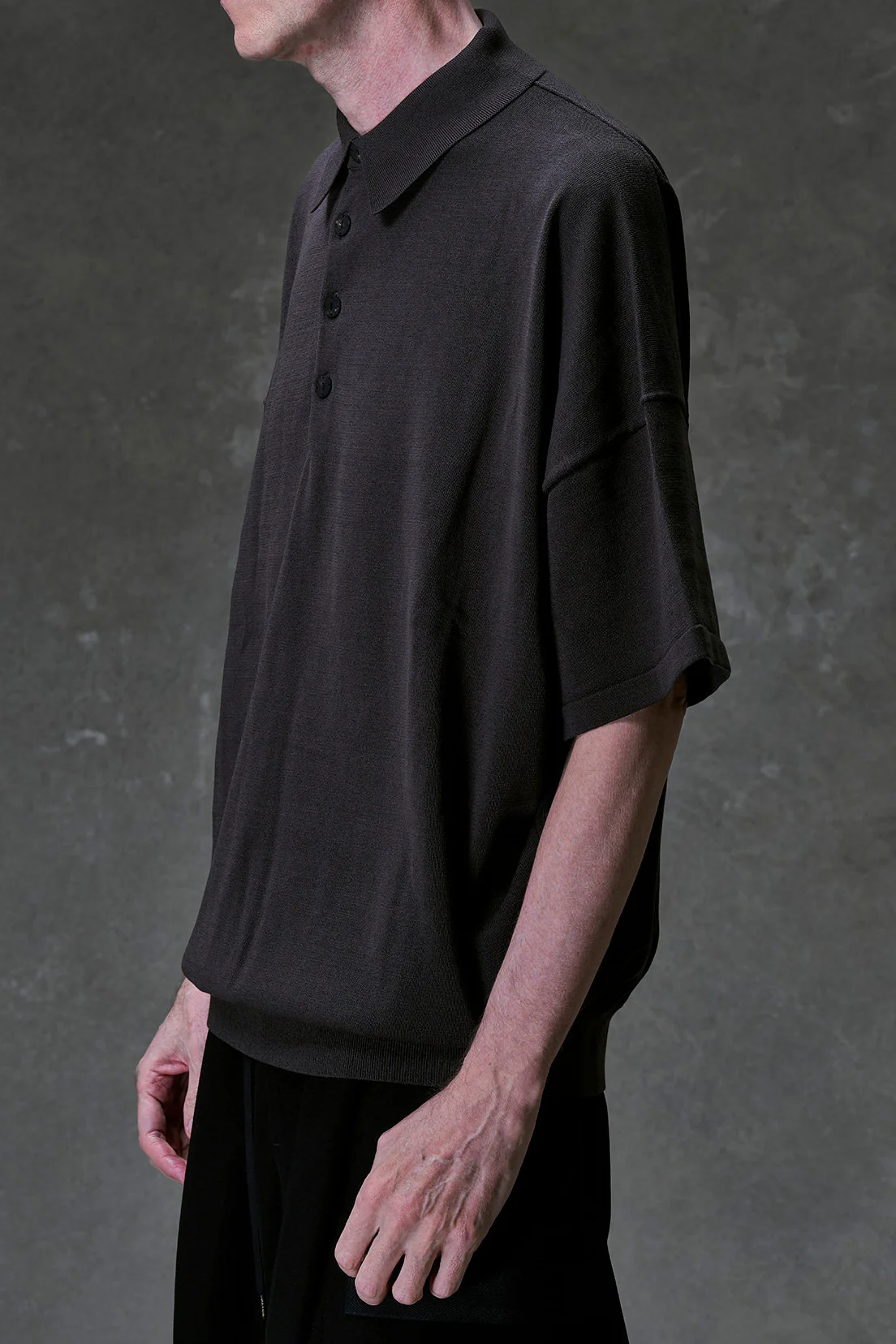 DEVOA 26SS POLO style knitted short-sleeved T-shirt DVA-KTS-BRP1-STEEL GRAY - Image 2