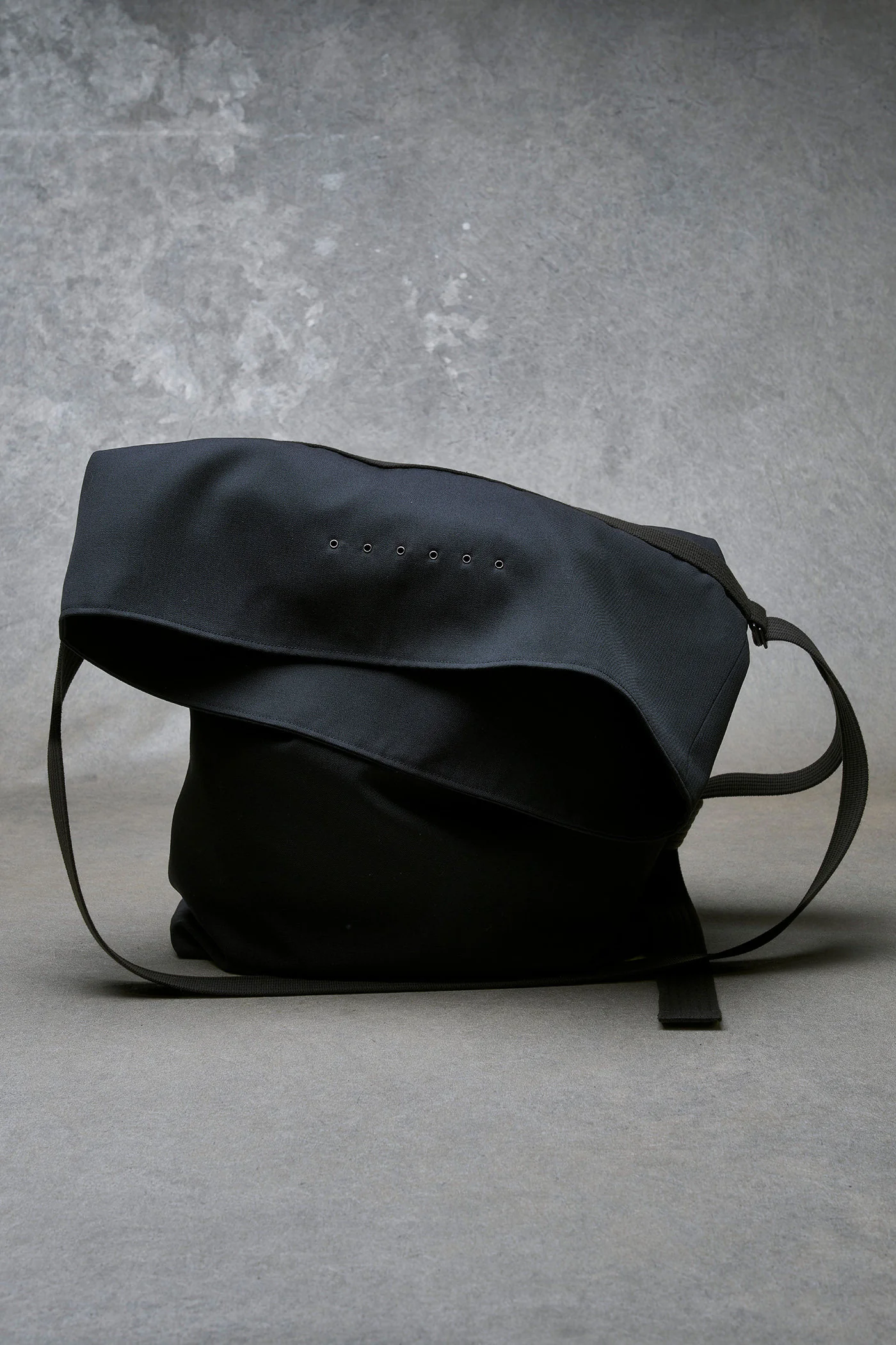 DEVOA 26SS Wool Twill/Hand-woven Linen Shoulder Backpack DVA-DBI-MSBF-WOOL BLACK - Image 5