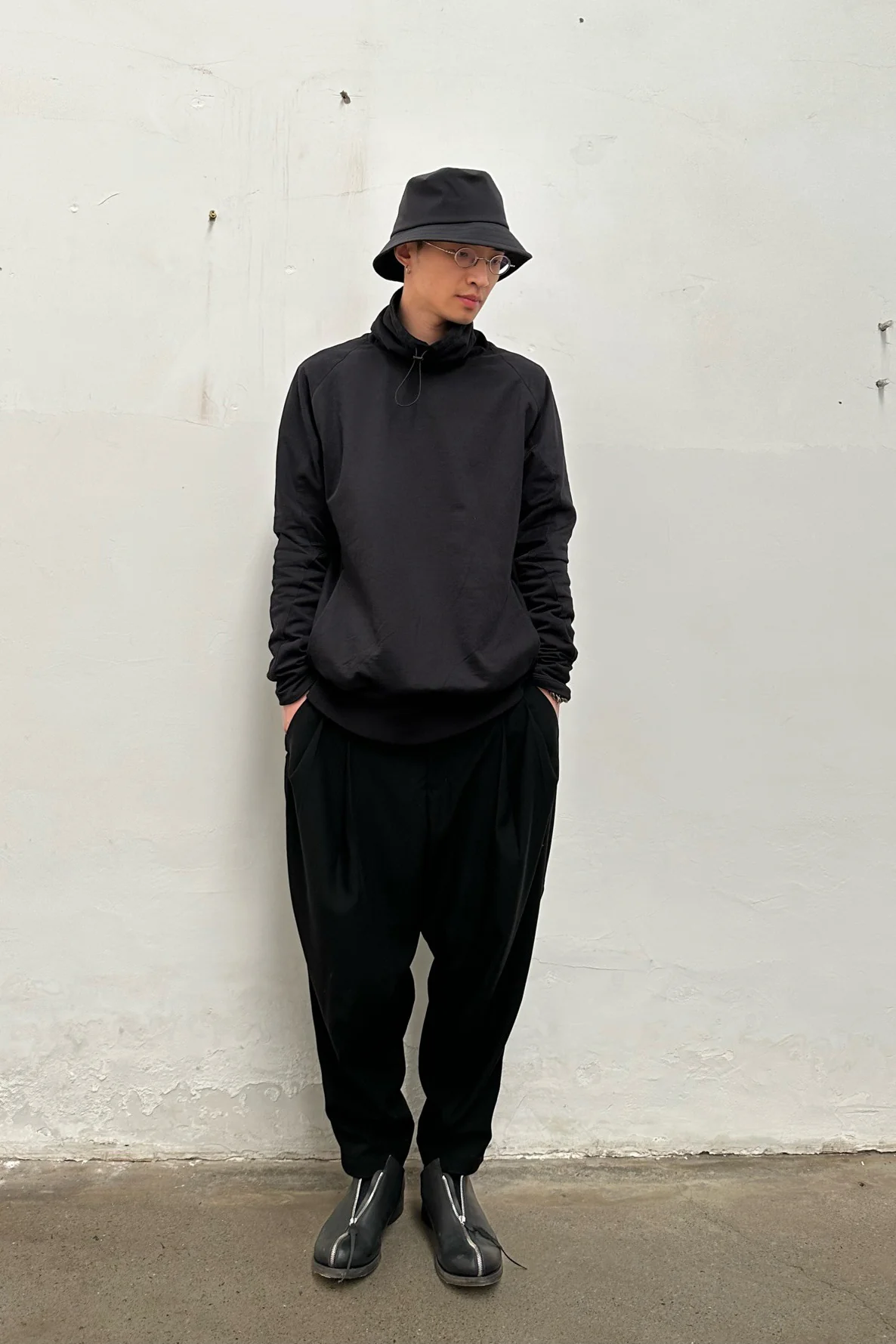 DEVOA Black Carrot Pants PTK-NWCP - Image 5