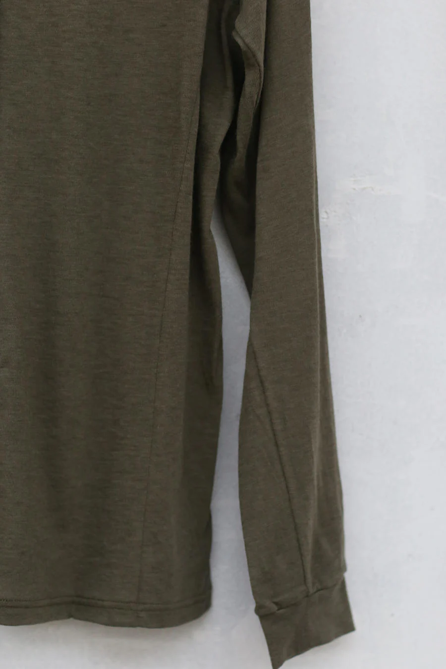 Devoa CSC-AJ5 High Neck Long Sleeve T-Shirt Olive Green - Image 11