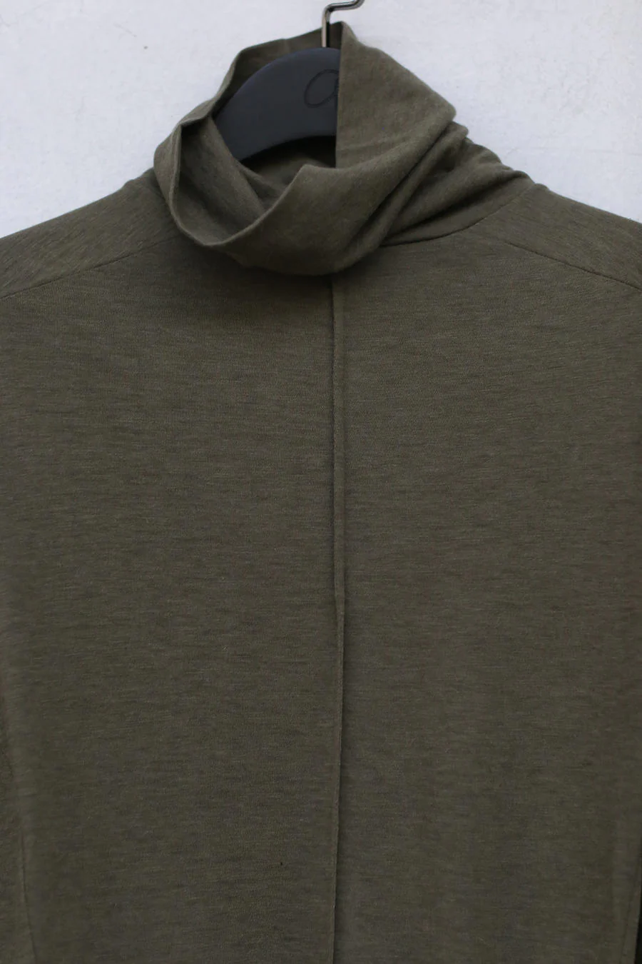 Devoa CSC-AJ5 High Neck Long Sleeve T-Shirt Olive Green - Image 12