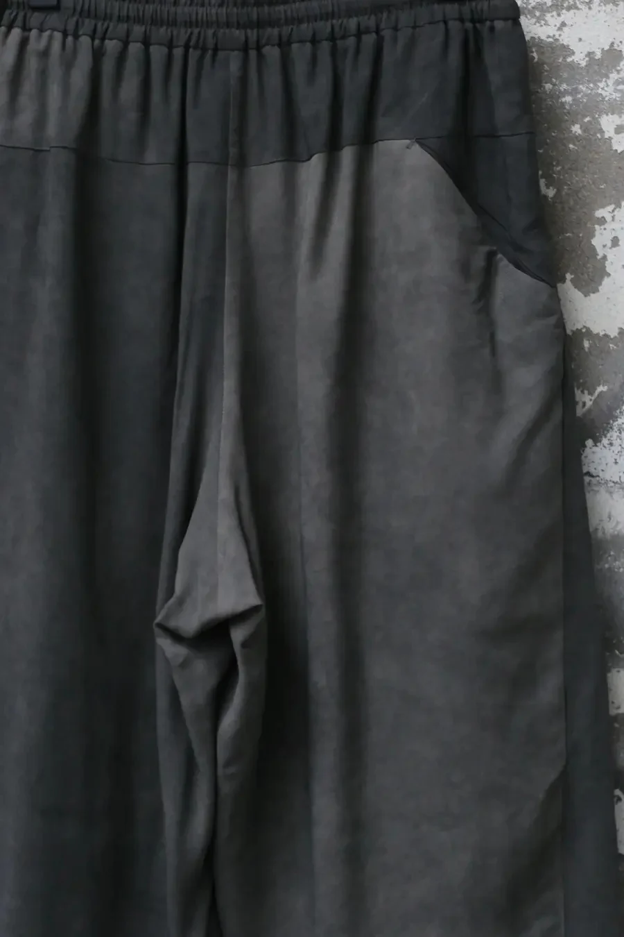 DEVOA Elastic Waist Loose Pants 24SS PTI-SVLC Charcoal - Image 3
