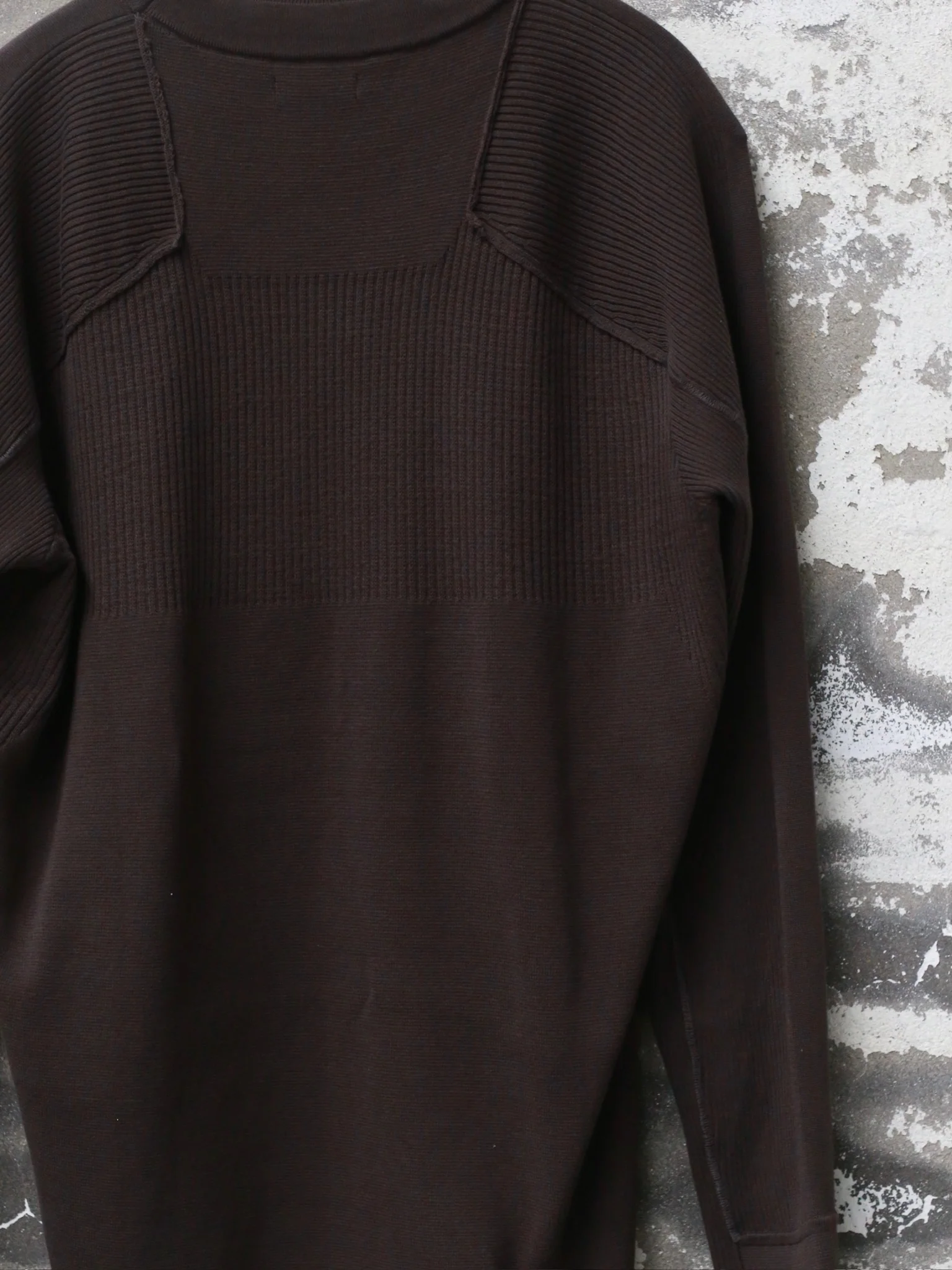 DEVOA Fall/Winter 2025: Crew Neck Pullover Sweater (DVA-KTS-INAL-GRAY) - Image 5