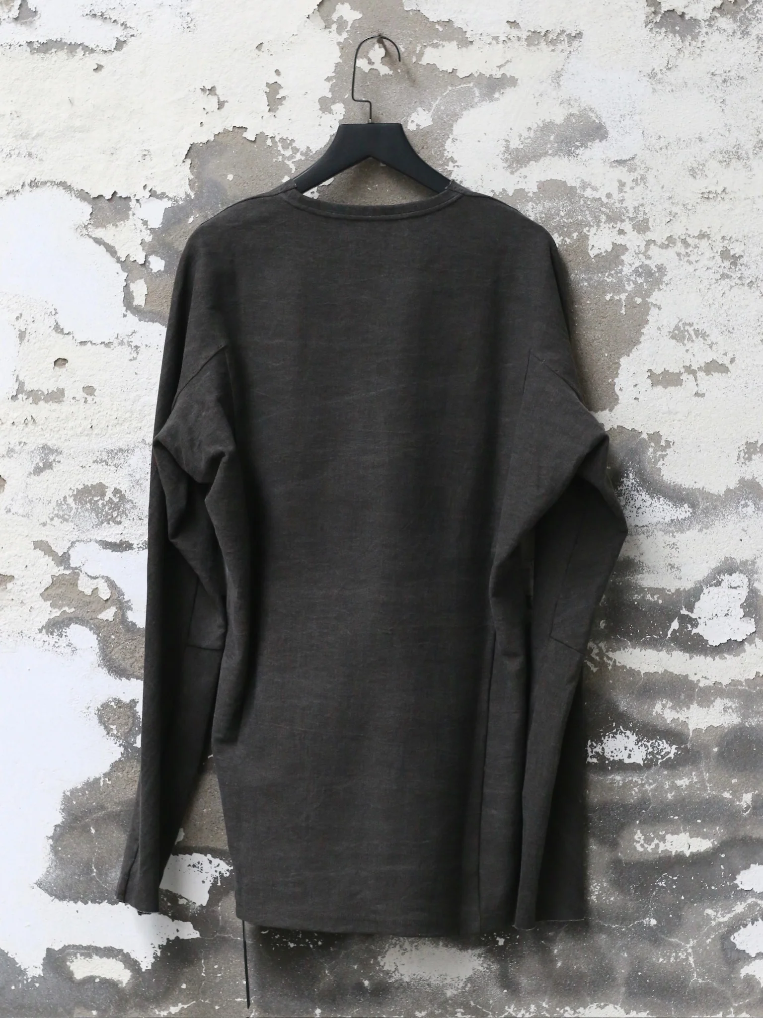 DEVOA Fall/Winter 2025 Round-neck Long-sleeve T-shirt (Made in Japan) DVA-CSC-DCK3-CHARCOAL - Image 8