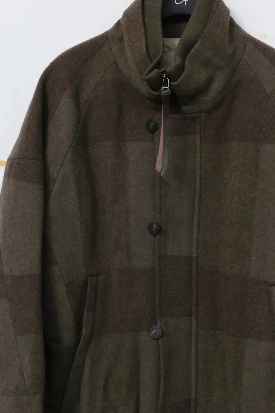 DEVOA Wool Double-Collar Zip-Up Jacket (Japan) DVA-JKI-SNM-KAQI, Khaki Check Pattern - Image 2