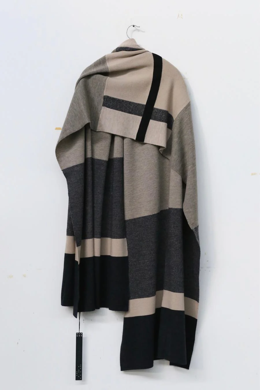 DEVOA shawl KAC-ABA mixed ash - Image 4