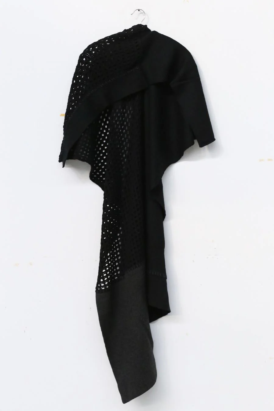 DEVOA shawl KAC-CMS black