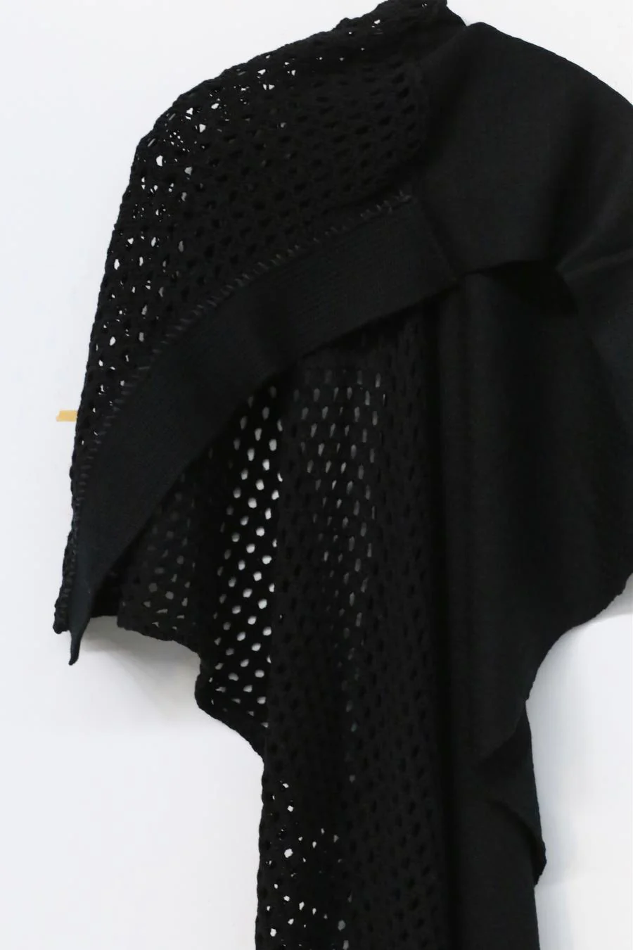 DEVOA shawl KAC-CMS black - Image 2
