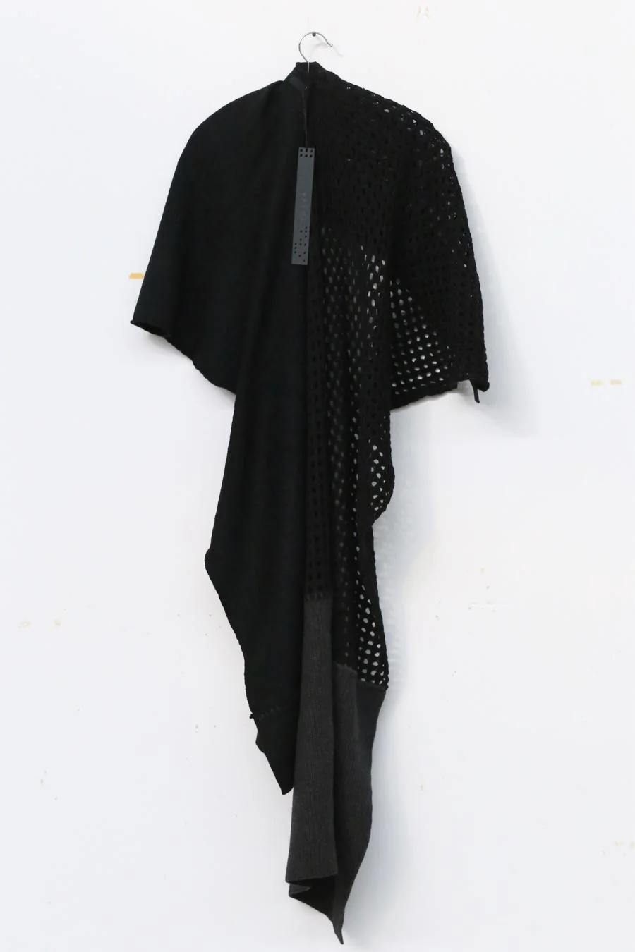 DEVOA shawl KAC-CMS black - Image 4