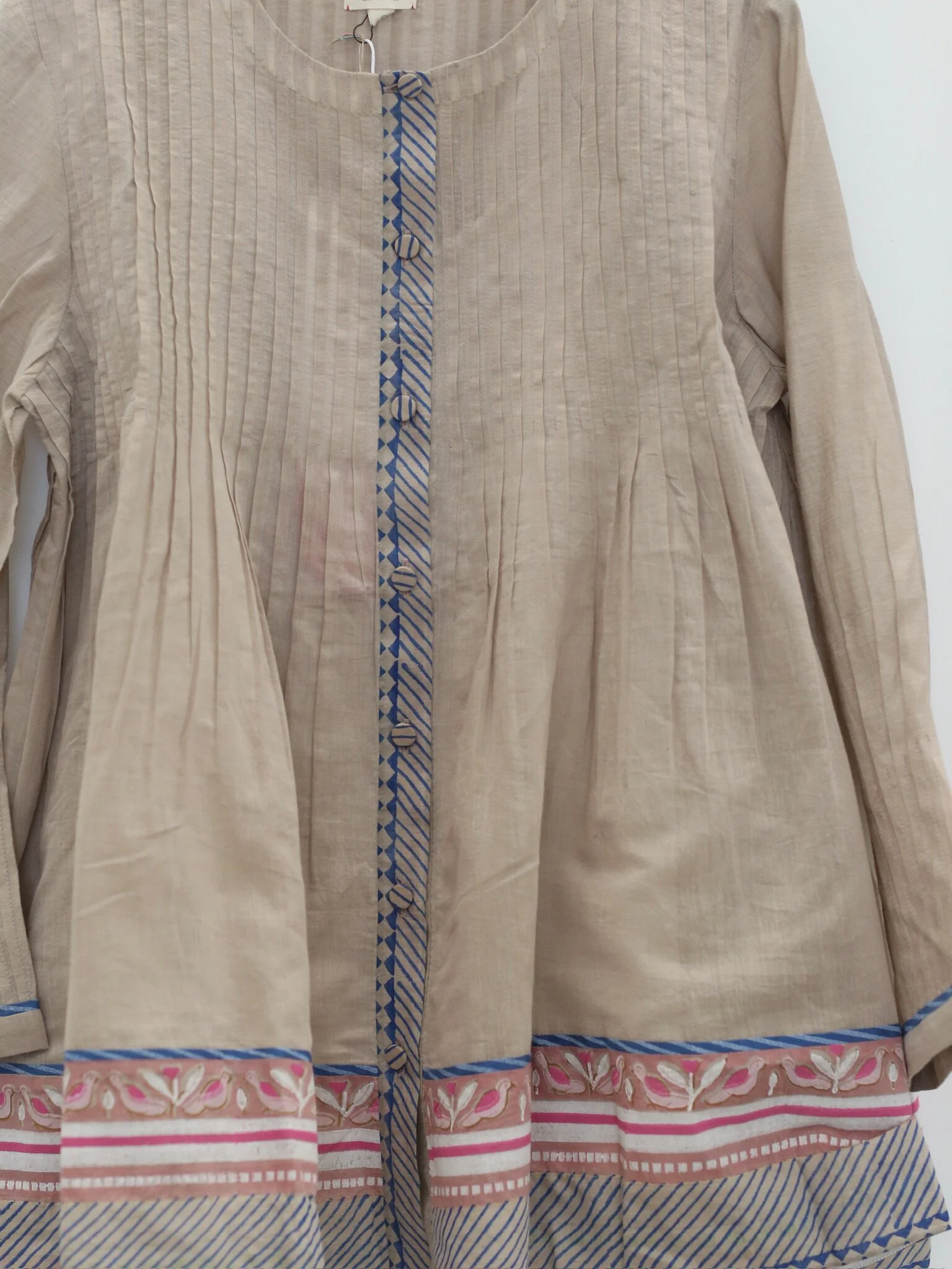 EKA KOTA Spring/Summer 2026 Loose Fit Multi-Color Hand-Printed Pleated Cardigan Top EKA-SS26149ALPINAFRONT OPEN-2-MOCHA - Image 6