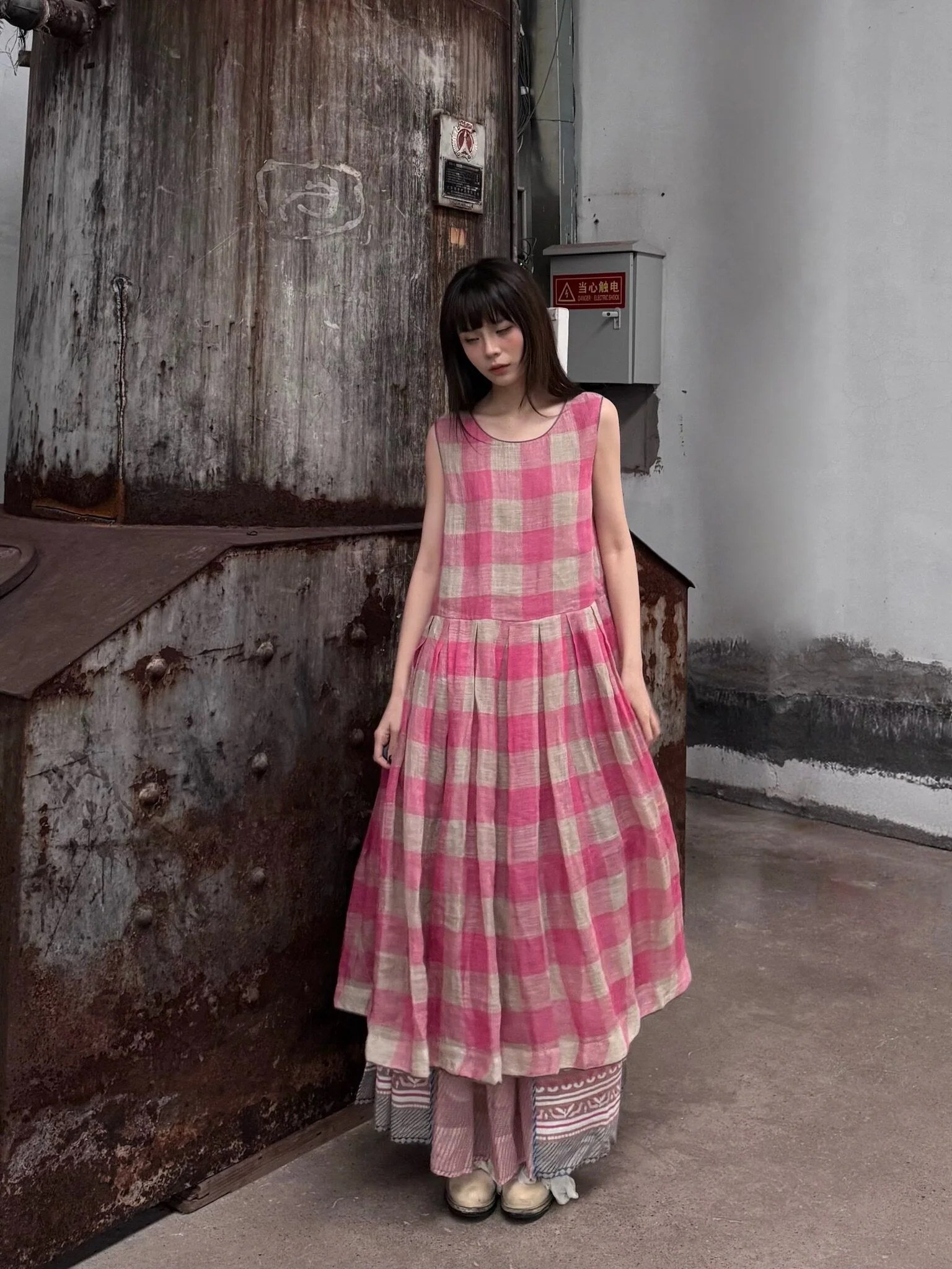 EKA Spring/Summer 2026 Hand-woven Checkered Gauze Sleeveless Pleated Midi Dress EKA-SS2693BASIL-1-ROUGE PINK - Image 10