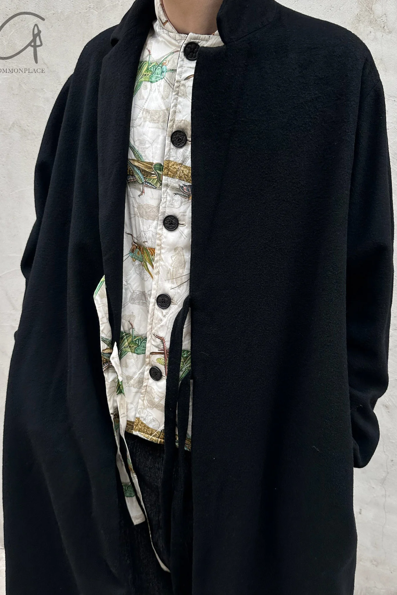 GEOFFREY B. SMALL Handmade Notched Lapel Long Bag Fully Lined Kimono with Side Slits ESWJ04 Black/White Locust Print 4 - Image 7