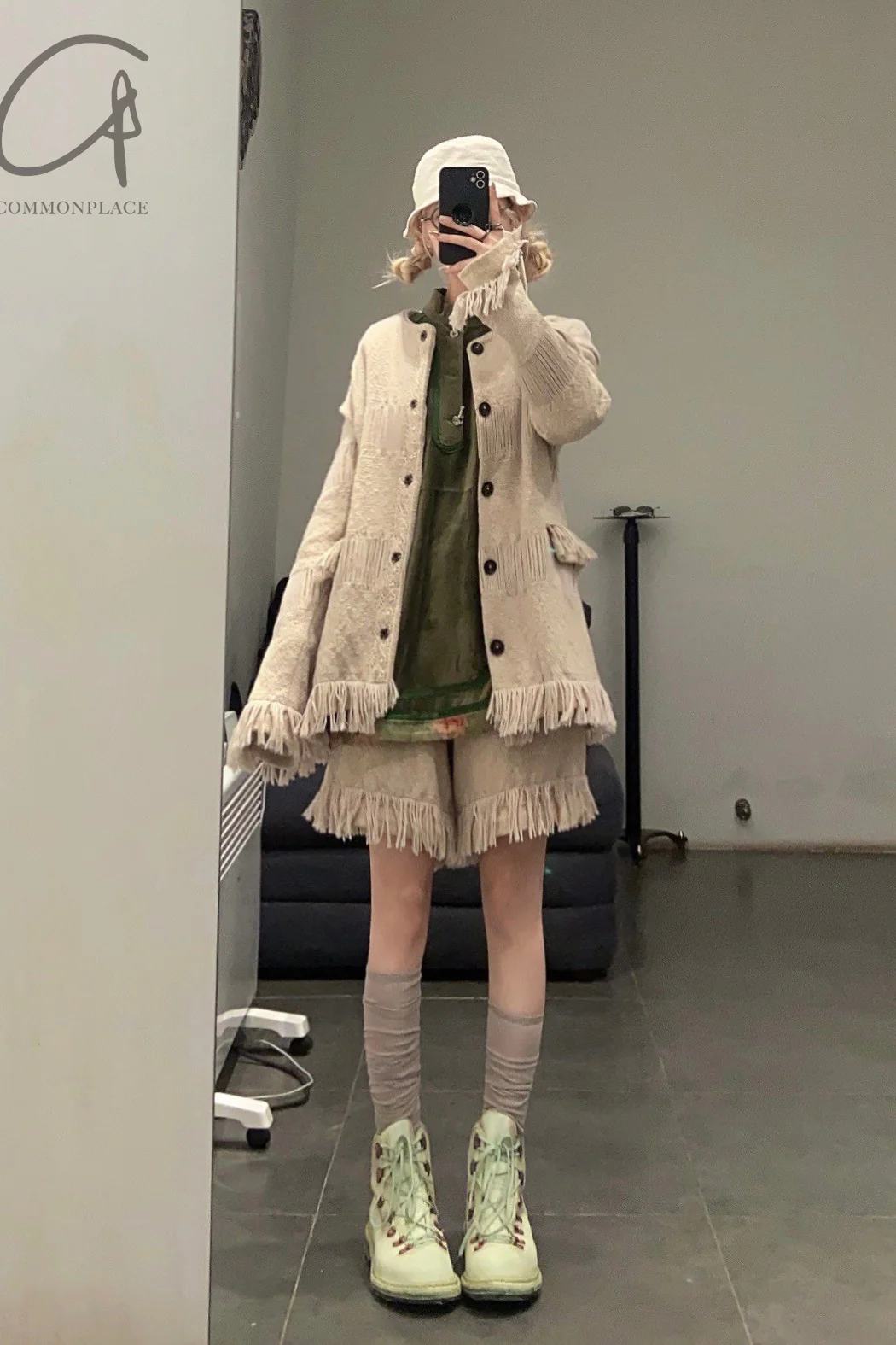 GEOFFREY B. SMALL Handmade Side Button Shorts CVWP02 Beige - Image 24
