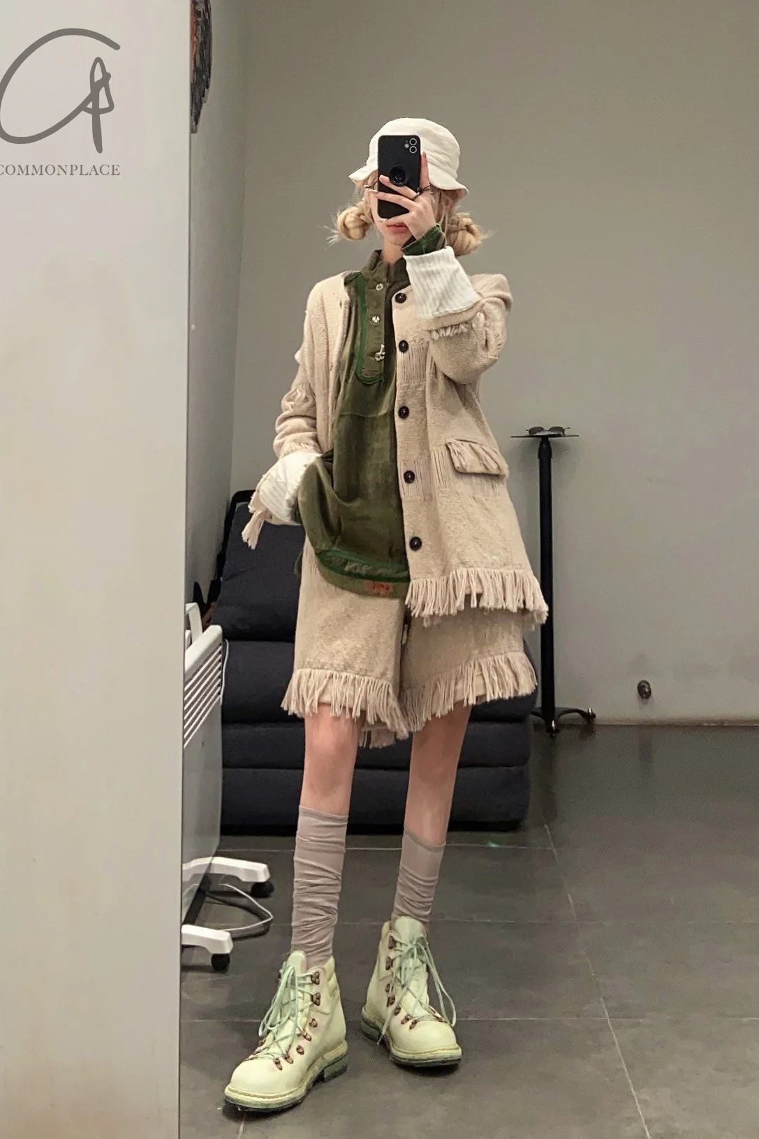 GEOFFREY B. SMALL Handmade Side Button Shorts CVWP02 Beige - Image 27
