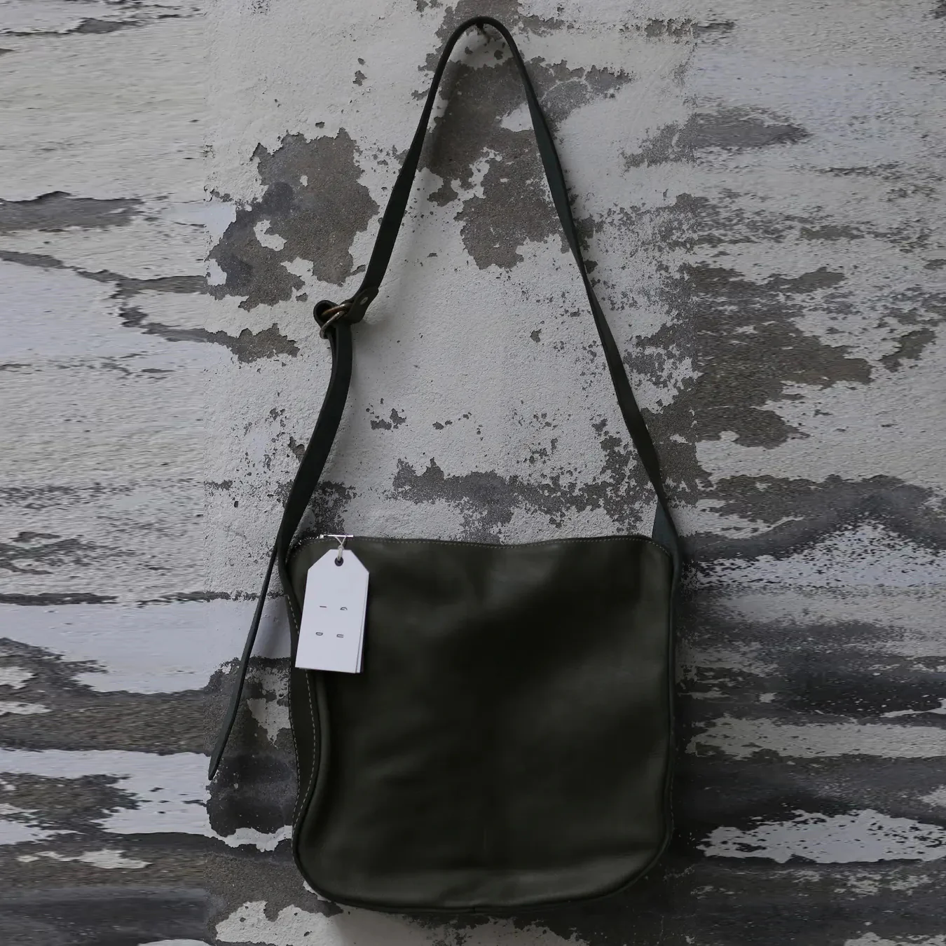 Guidi RD02 horse leather casual bag with adjustable shoulder strap GD-RD02-CV31T - Image 4