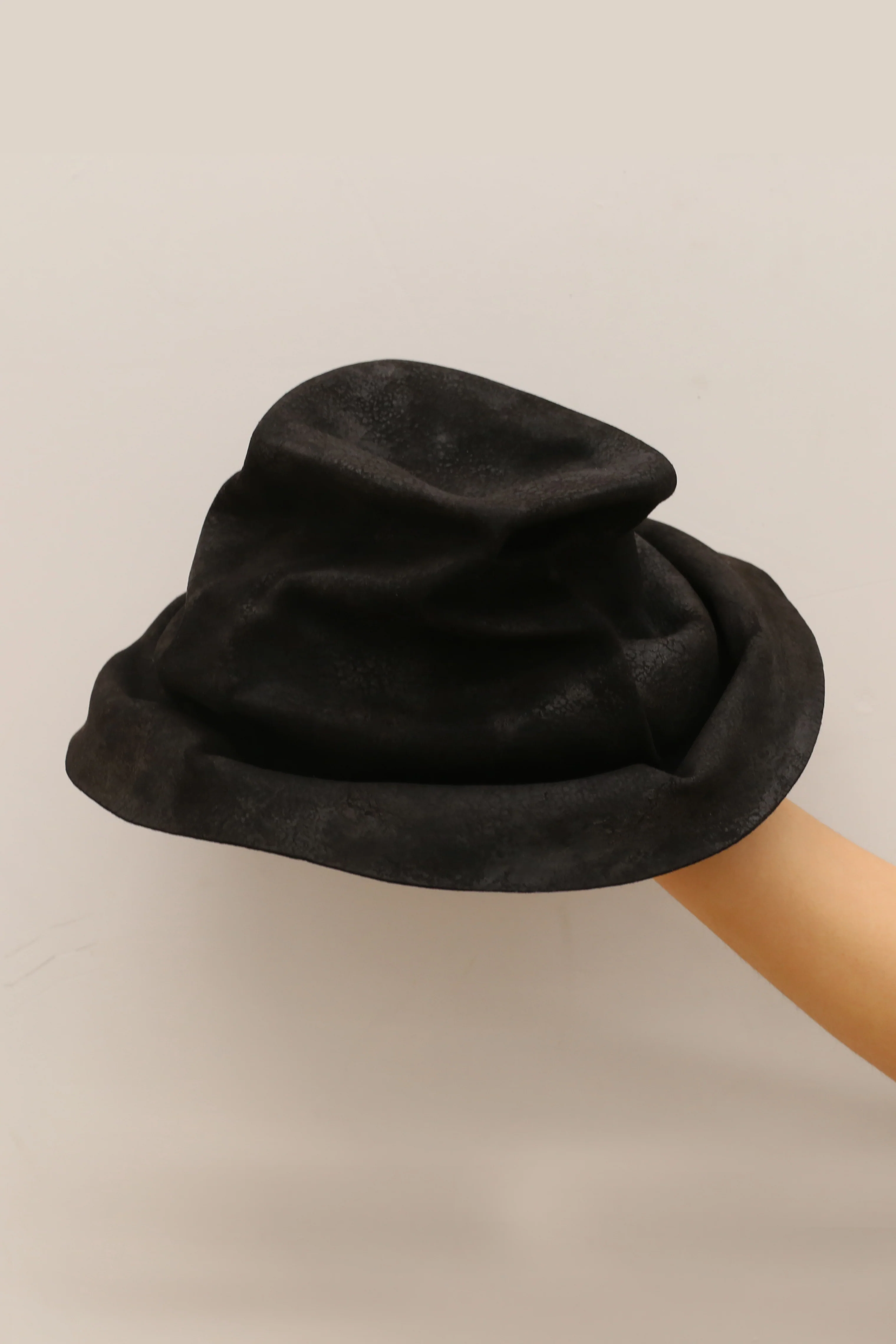 HORISAKI SS21 RHPK006 HB black rabbit felt - Image 2