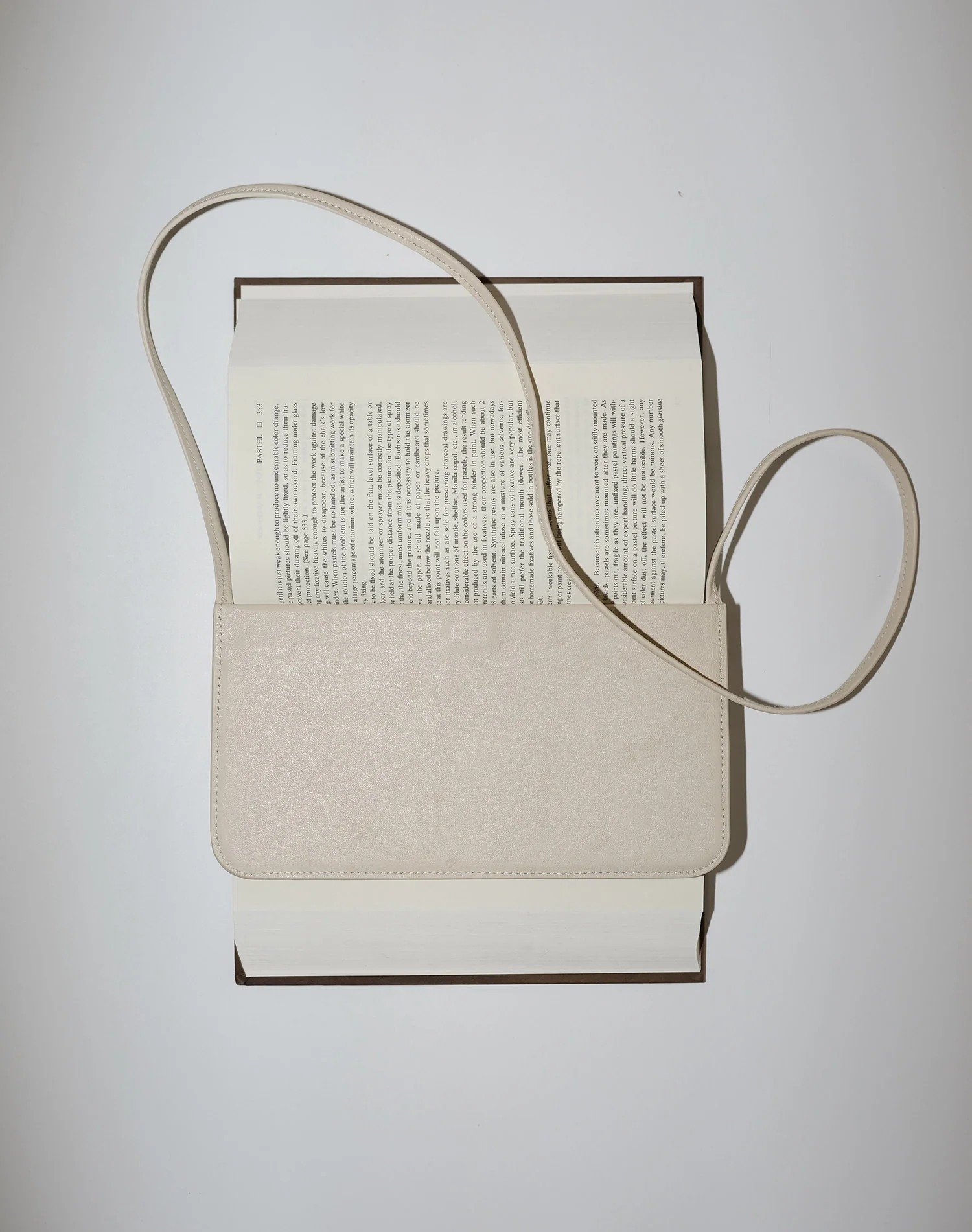 imibooo Vegetable-Tanned Leather & Paper Page Bag OOO-IMB26SL-VTL-ES Eggshell White - Image 7