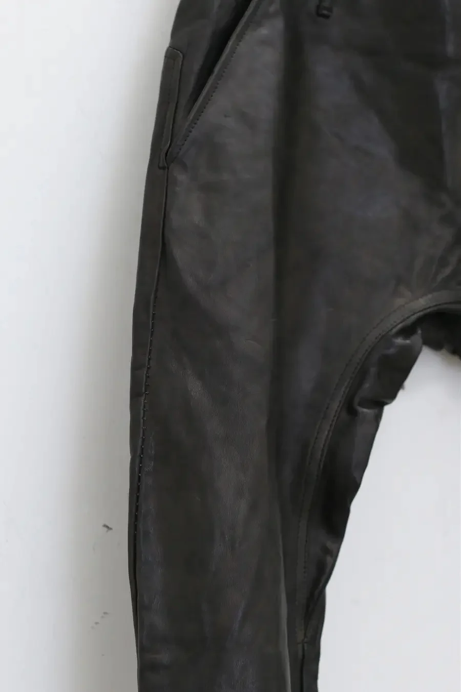 incarnation horse leather pants 23SS12611V-6617 - Image 3