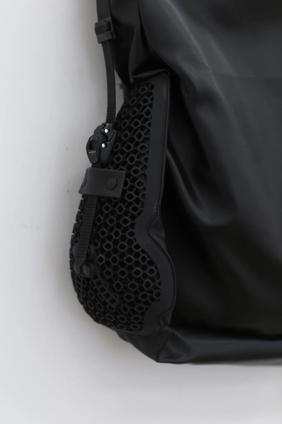 INNERRAUM Auberge Handbag S06BMBKPU00 - Image 3