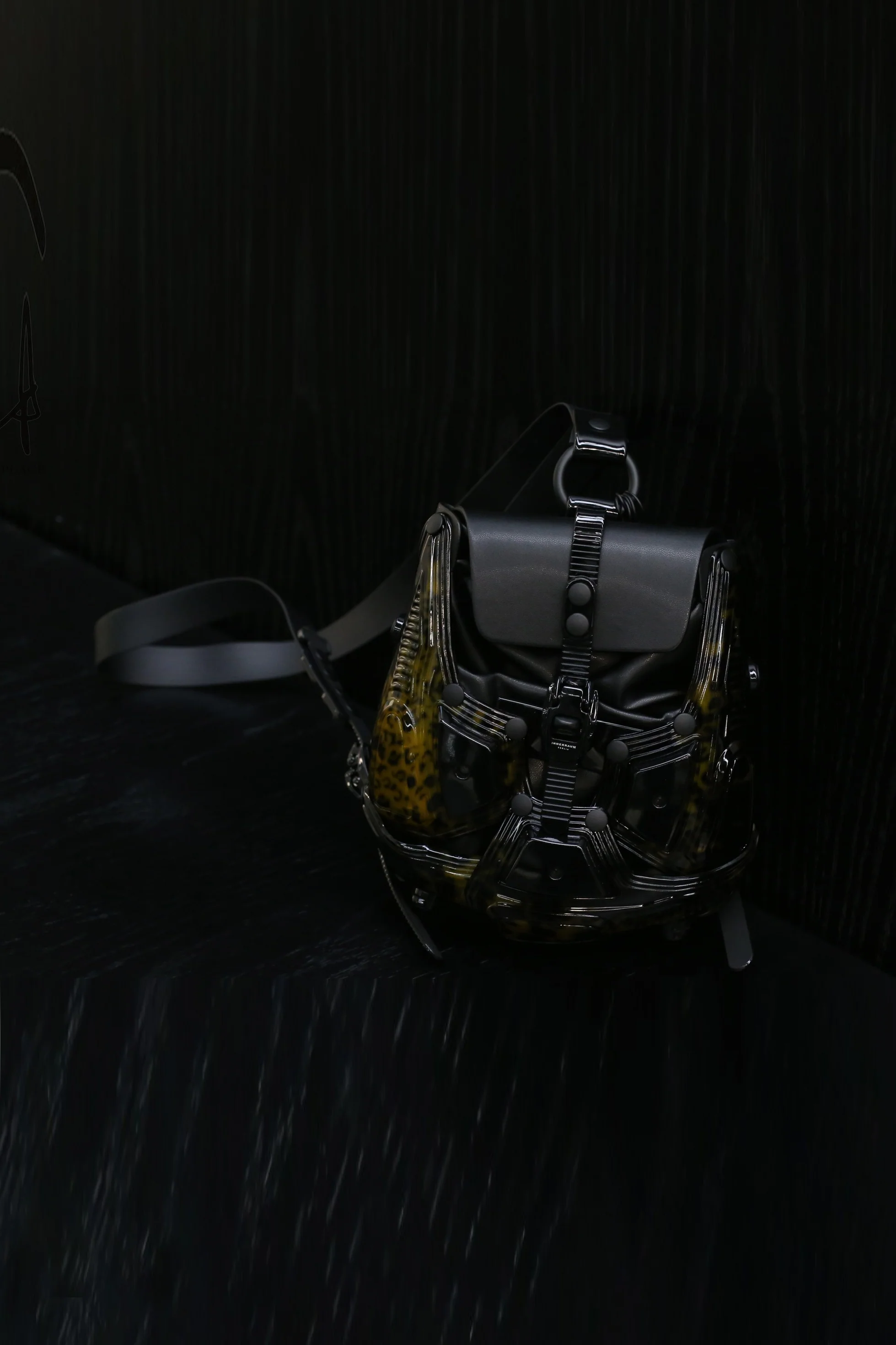 INNERRAUM Black Backpack M04HYBKPV00 - Image 4