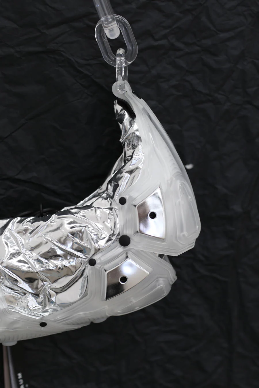 INNERRAUM Half Moon Bag M02CWBKCO45 Ice Crystal + Silver Black - Image 3